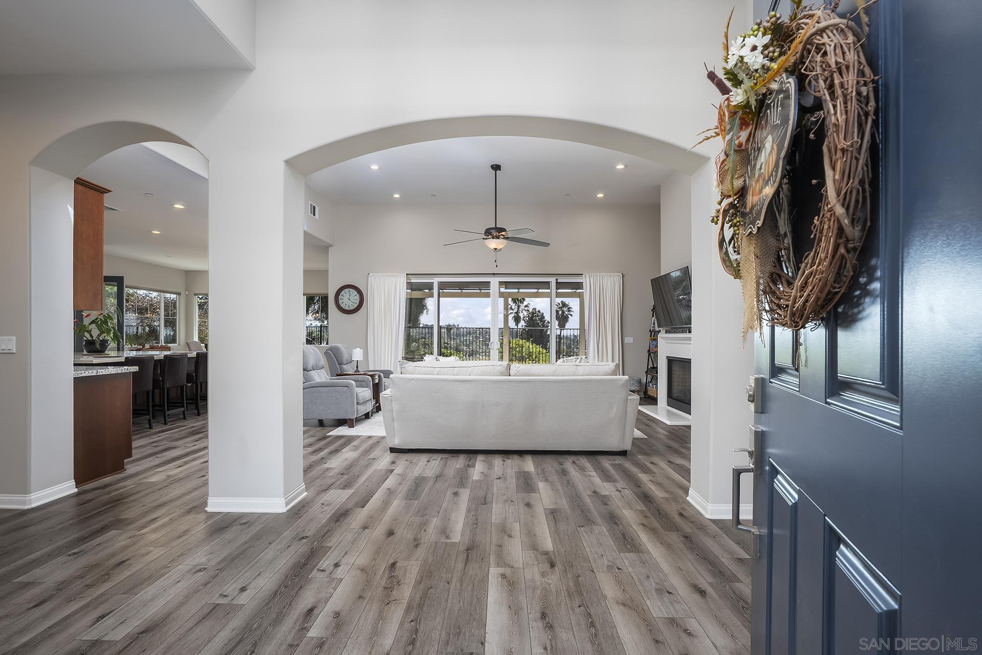 Detail Gallery Image 6 of 49 For 1812  Hayden Ranch Rd, Vista,  CA 92084 - 4 Beds | 3/1 Baths