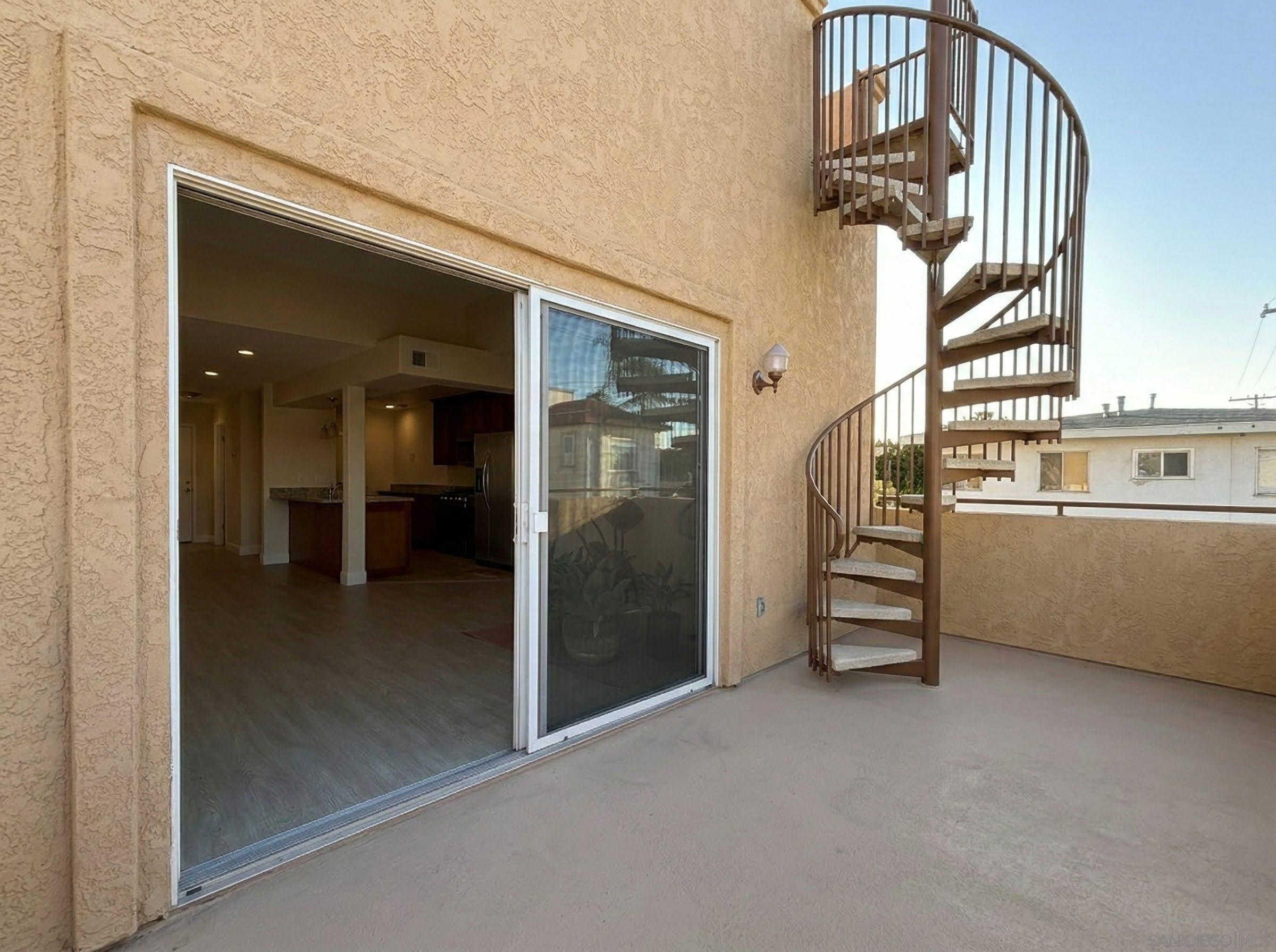 Detail Gallery Image 14 of 46 For 1418  Pacific Beach Dr, San Diego,  CA 92109 - 2 Beds | 2/1 Baths