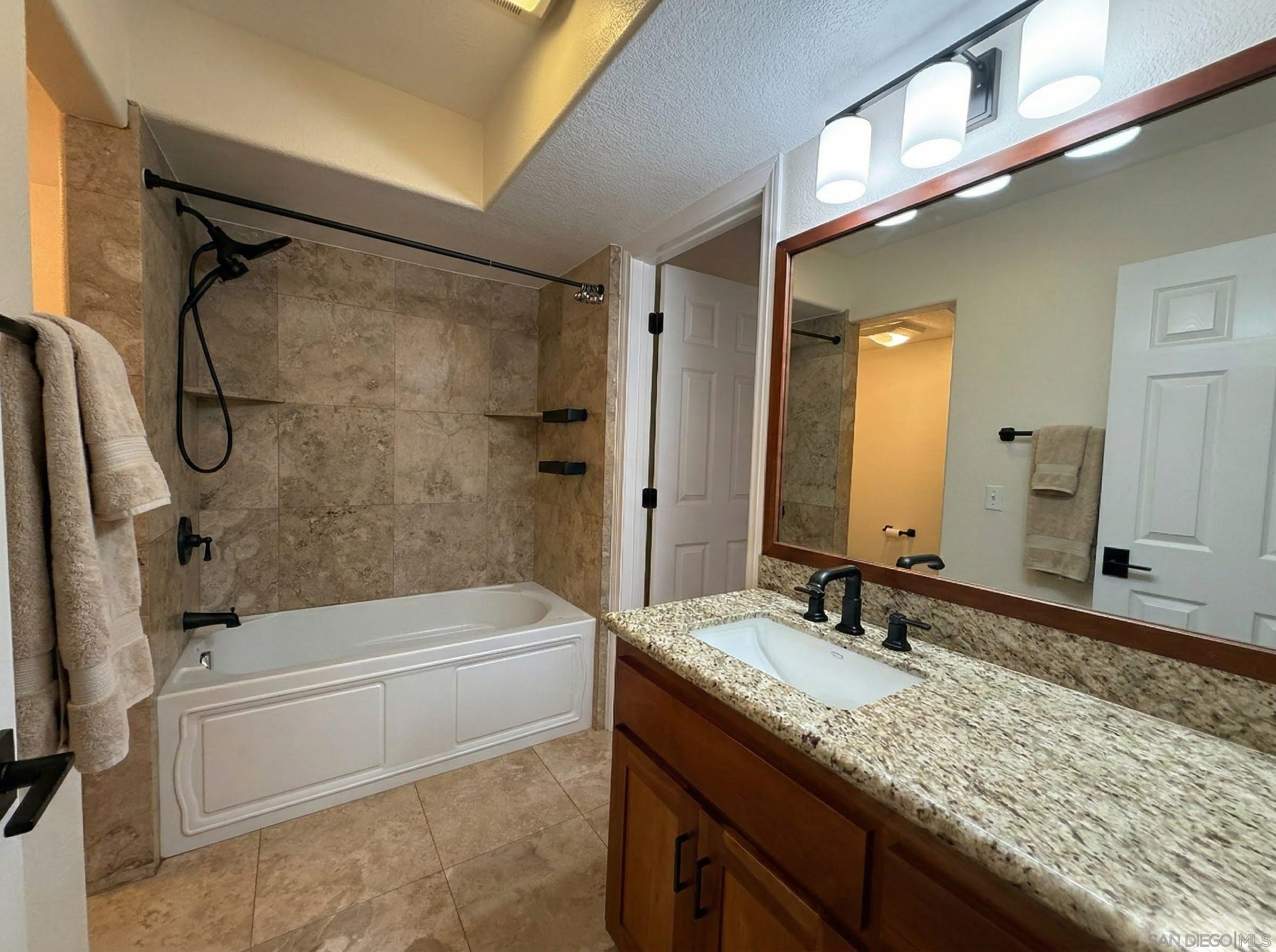 Detail Gallery Image 18 of 46 For 1418  Pacific Beach Dr, San Diego,  CA 92109 - 2 Beds | 2/1 Baths