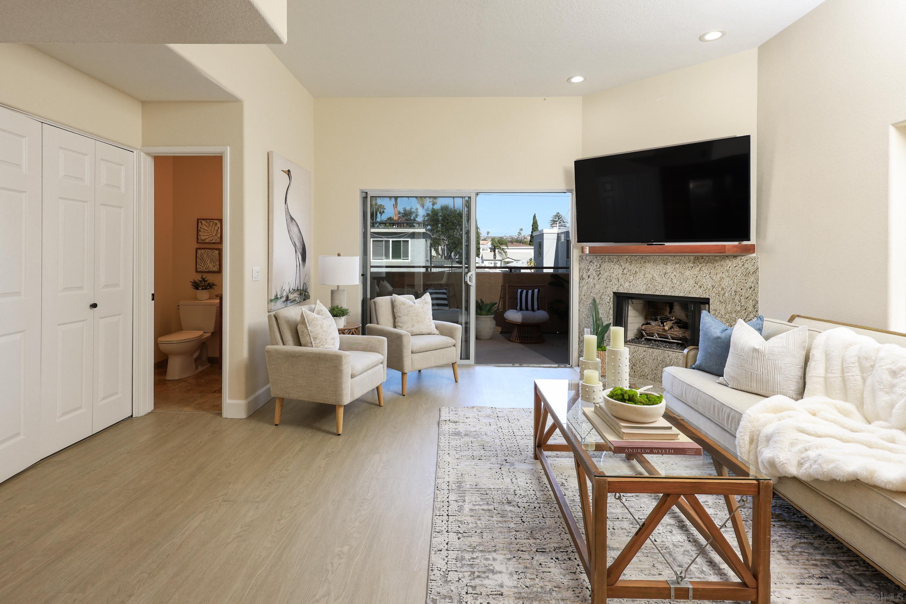 Detail Gallery Image 30 of 46 For 1418  Pacific Beach Dr, San Diego,  CA 92109 - 2 Beds | 2/1 Baths