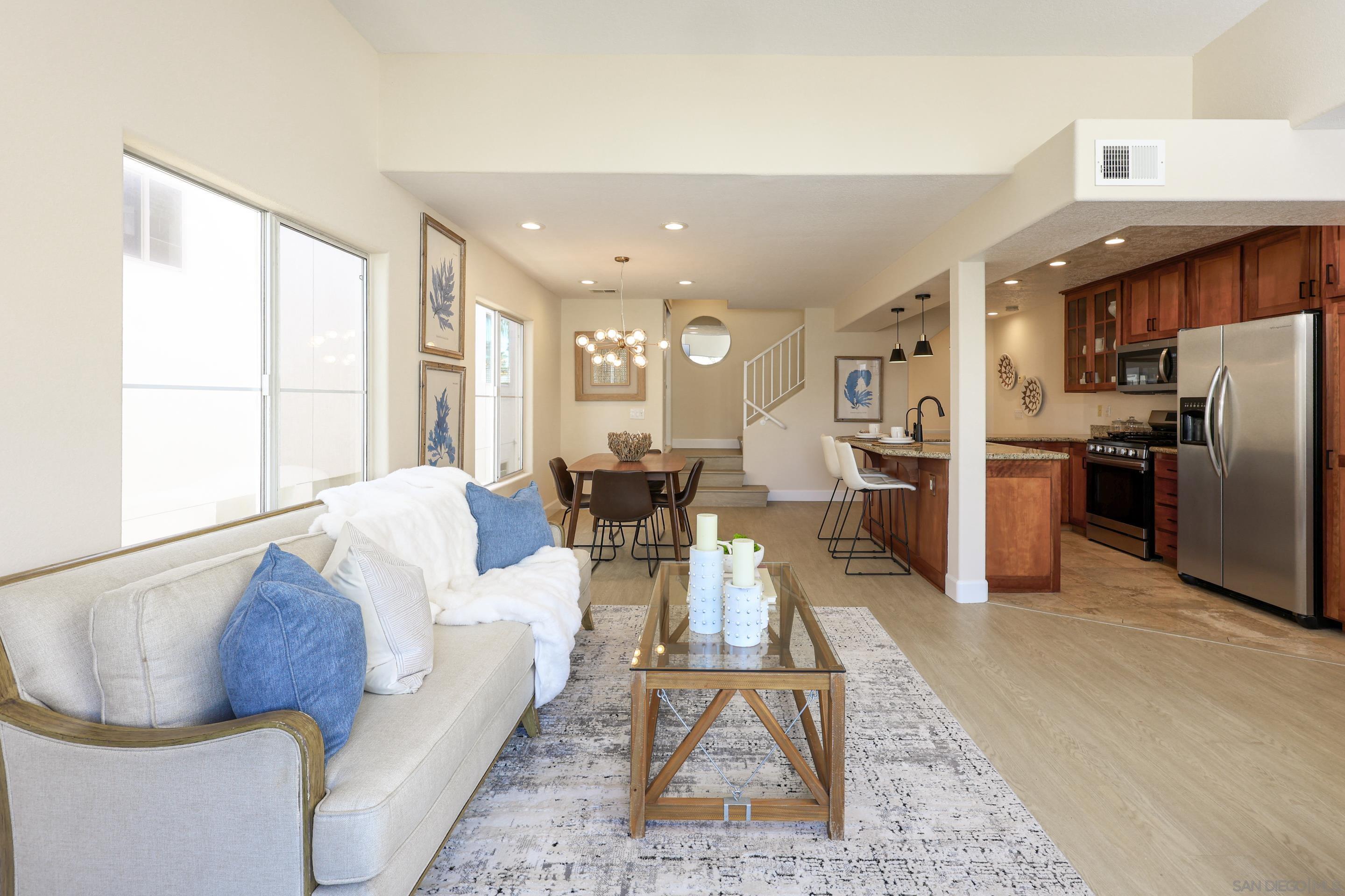 Detail Gallery Image 33 of 46 For 1418  Pacific Beach Dr, San Diego,  CA 92109 - 2 Beds | 2/1 Baths