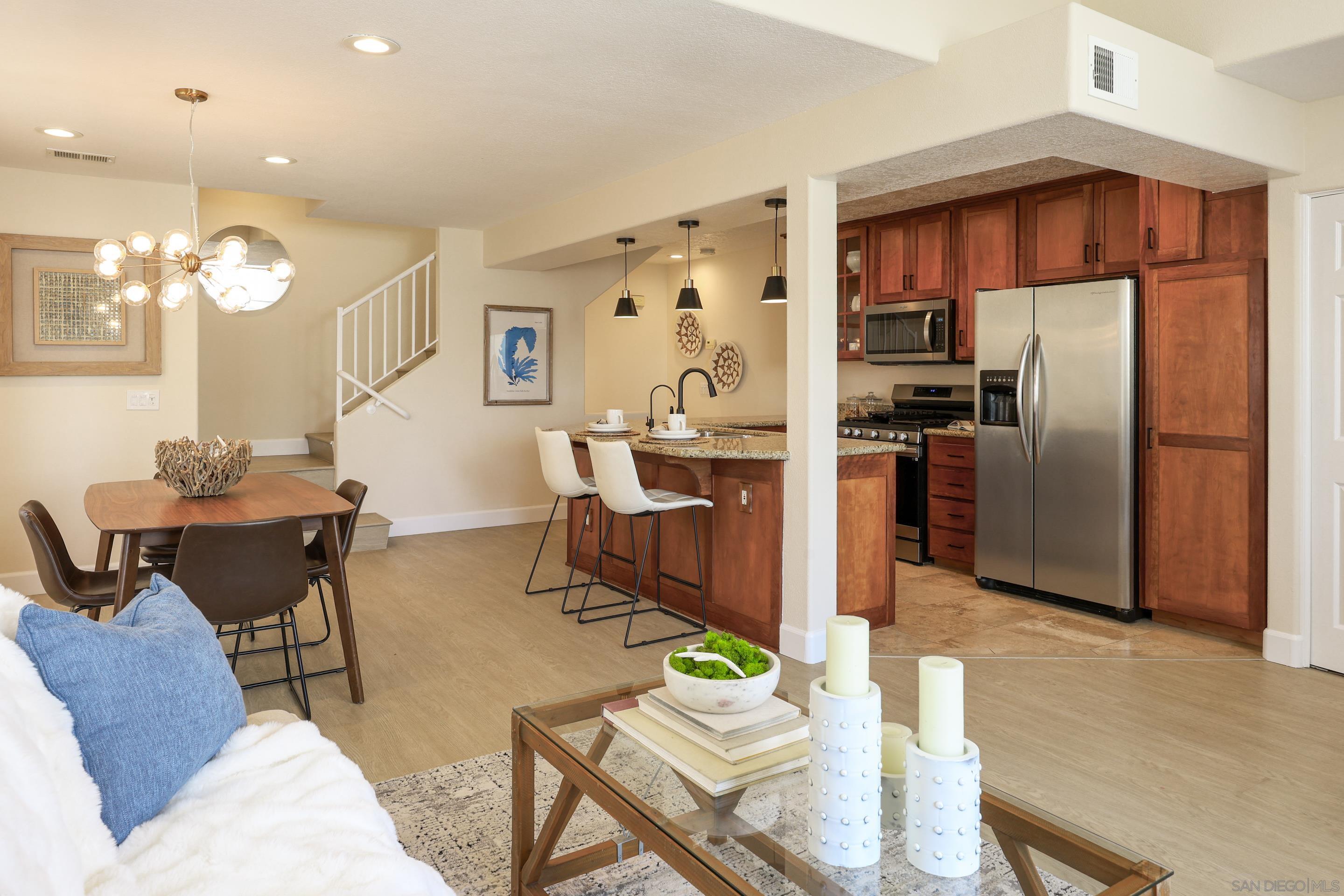Detail Gallery Image 34 of 46 For 1418  Pacific Beach Dr, San Diego,  CA 92109 - 2 Beds | 2/1 Baths