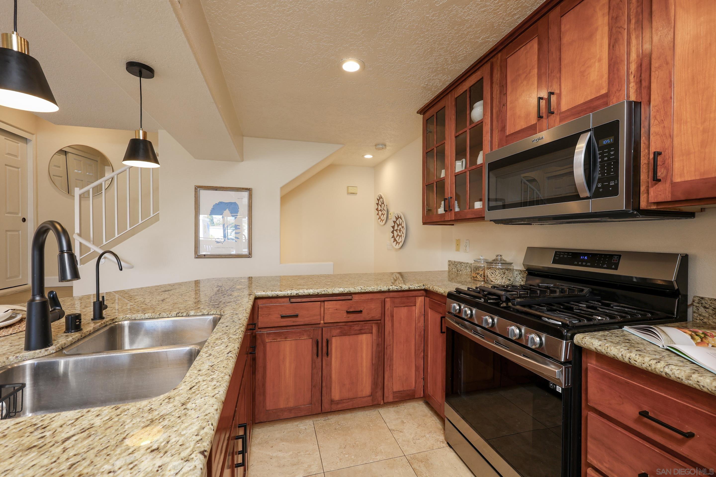 Detail Gallery Image 37 of 46 For 1418  Pacific Beach Dr, San Diego,  CA 92109 - 2 Beds | 2/1 Baths