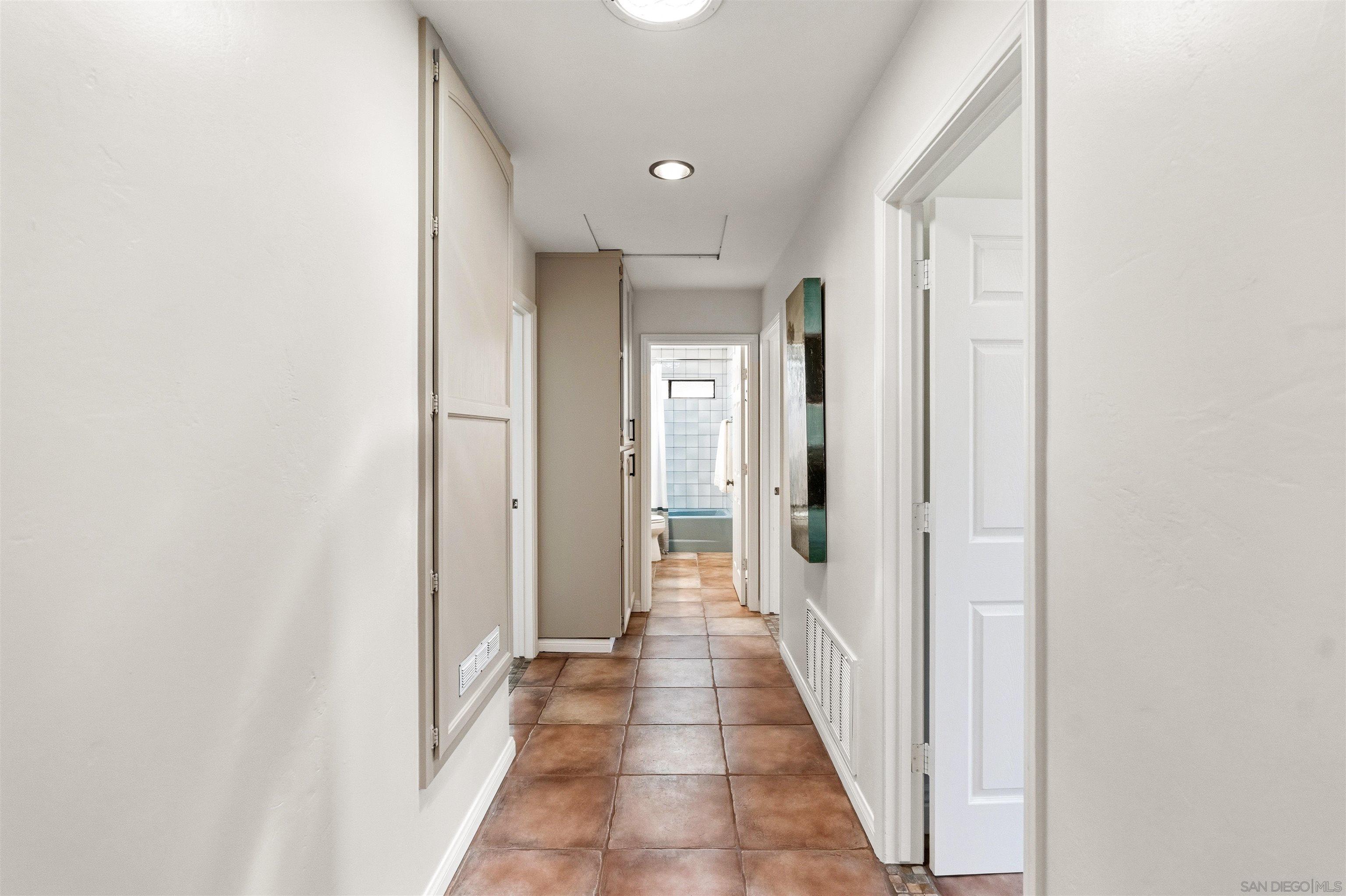 Detail Gallery Image 11 of 56 For 13960  Valle Lindo, Escondido,  CA 92027 - 4 Beds | 3/1 Baths