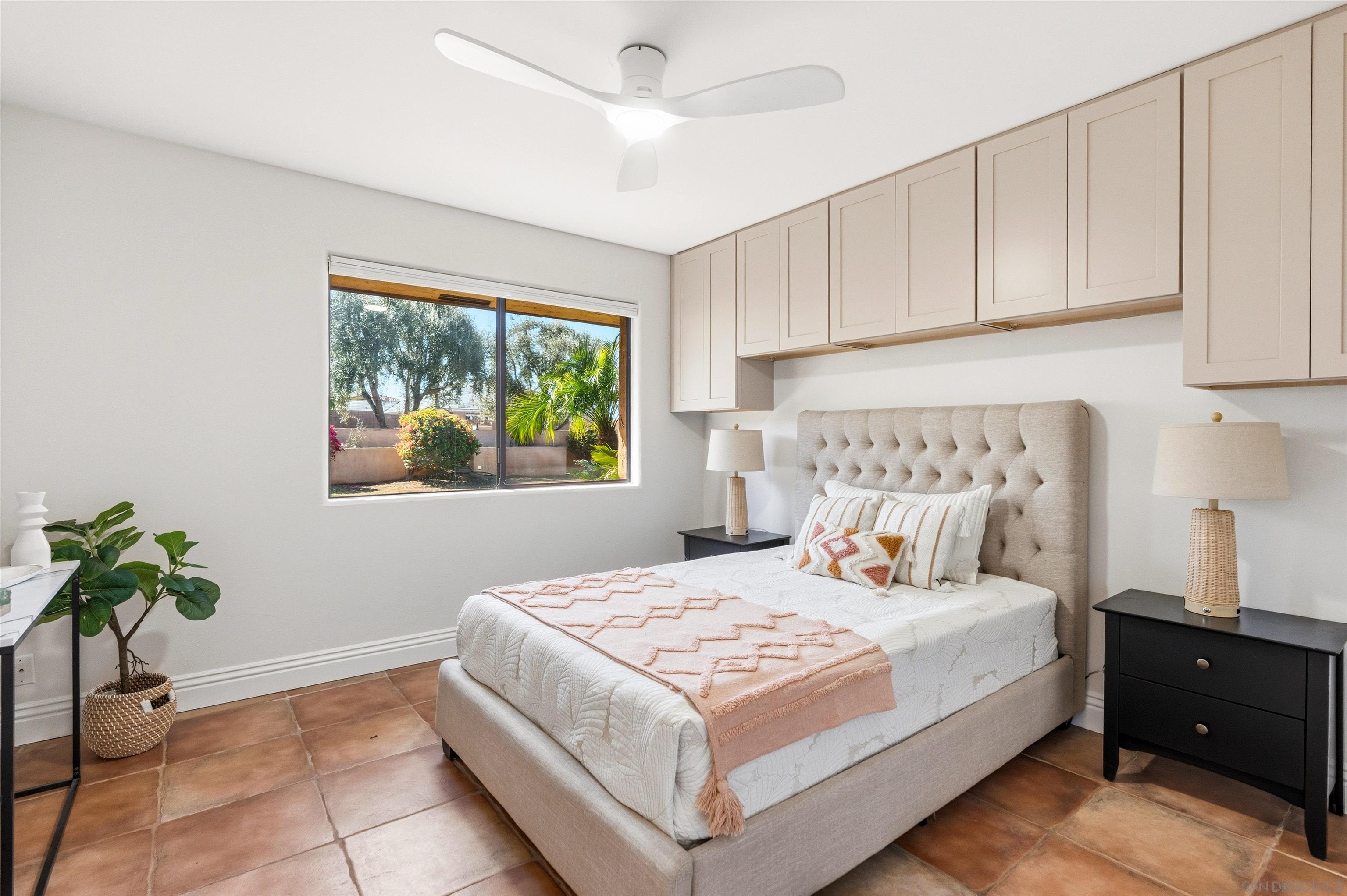 Detail Gallery Image 12 of 56 For 13960  Valle Lindo, Escondido,  CA 92027 - 4 Beds | 3/1 Baths