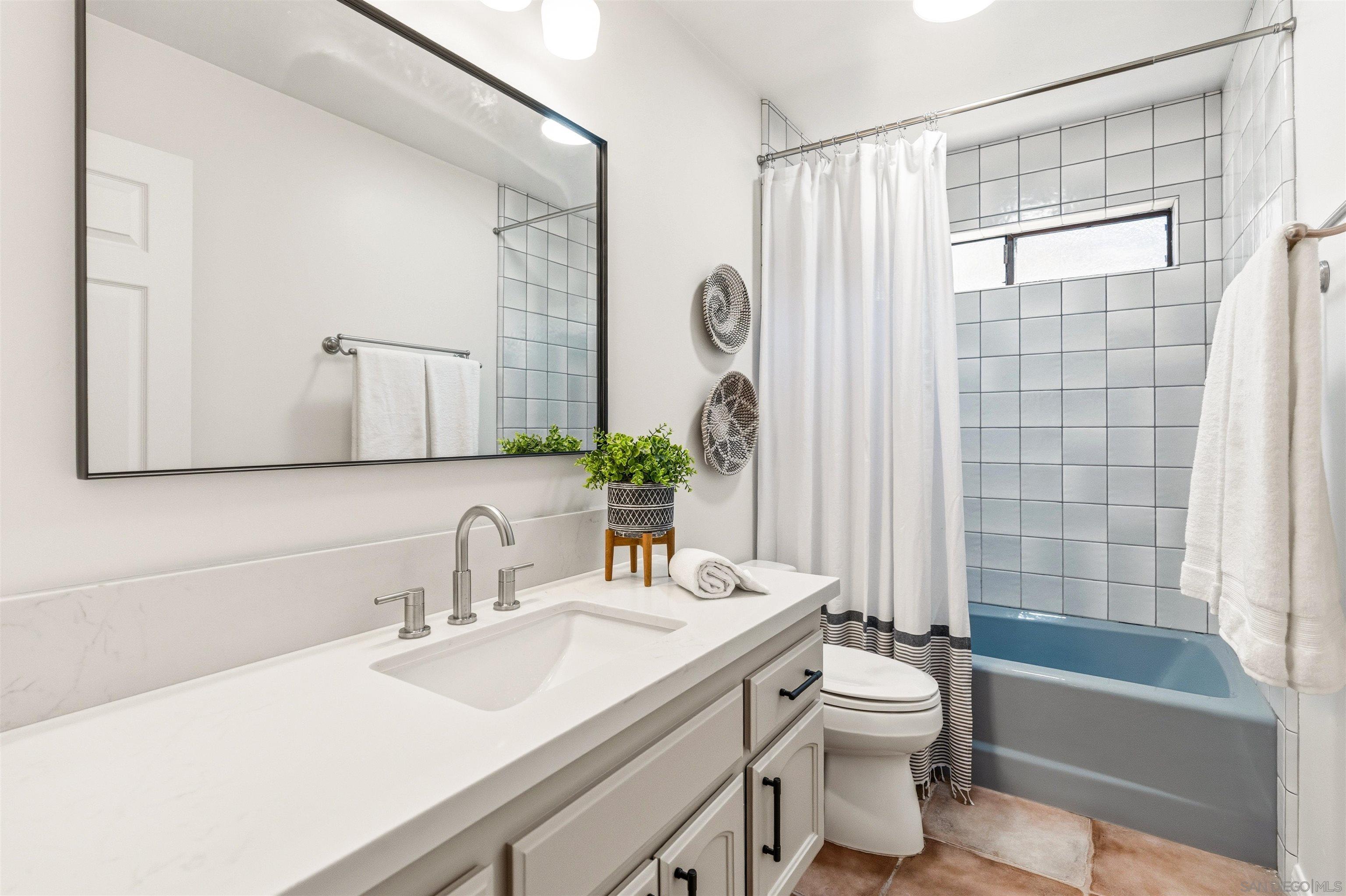 Detail Gallery Image 14 of 56 For 13960  Valle Lindo, Escondido,  CA 92027 - 4 Beds | 3/1 Baths