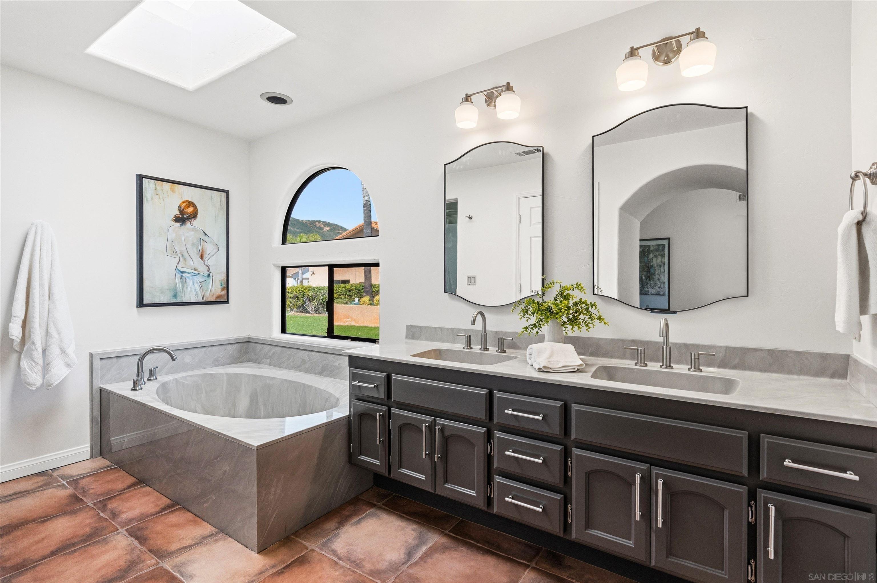 Detail Gallery Image 17 of 56 For 13960  Valle Lindo, Escondido,  CA 92027 - 4 Beds | 3/1 Baths