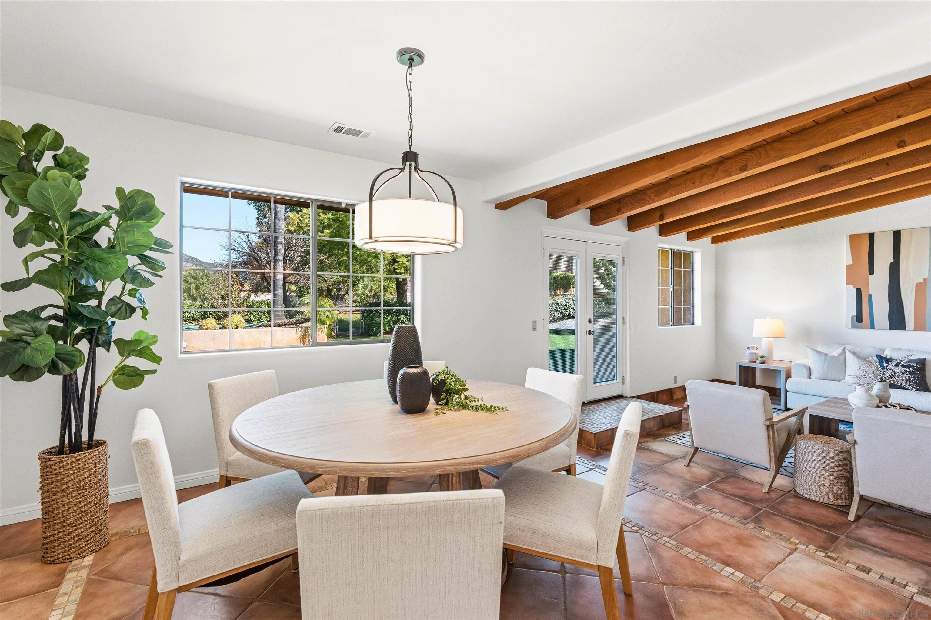 Detail Gallery Image 9 of 56 For 13960  Valle Lindo, Escondido,  CA 92027 - 4 Beds | 3/1 Baths