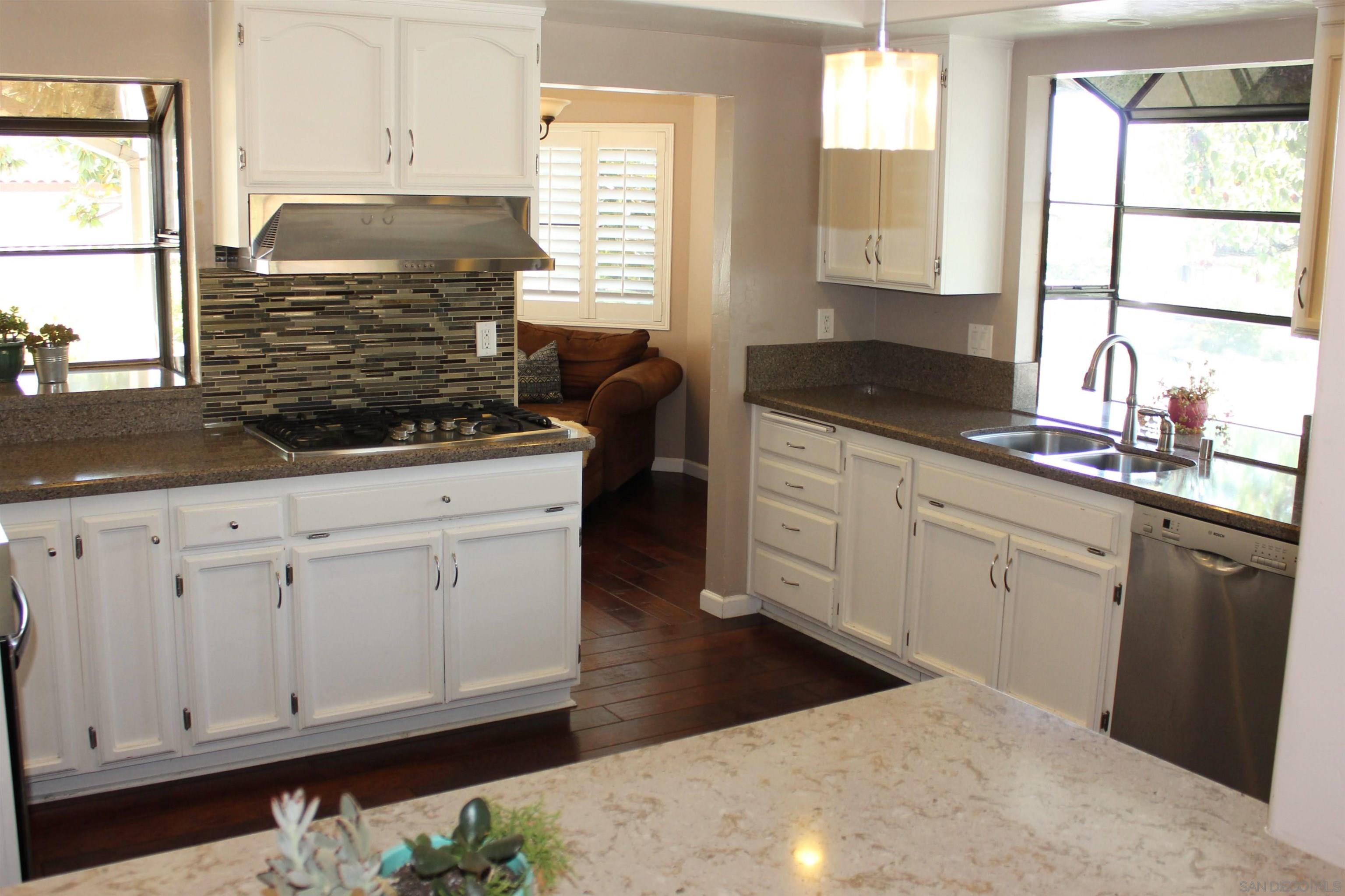 Detail Gallery Image 2 of 41 For 5537  Lesa Rd, La Mesa,  CA 91942 - 4 Beds | 2/1 Baths