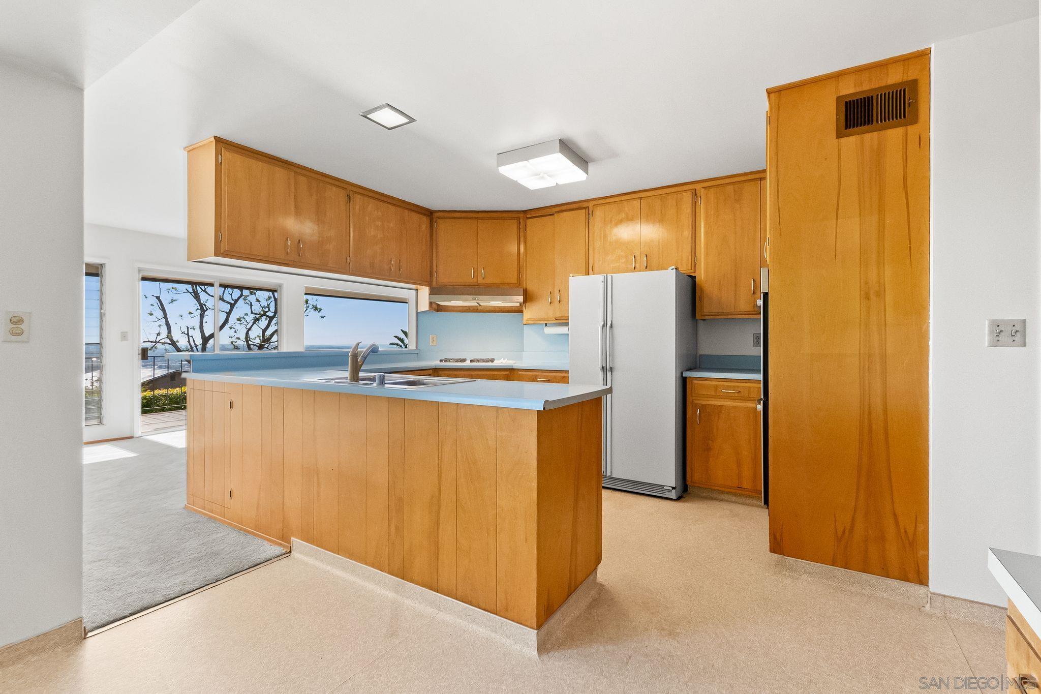 Detail Gallery Image 15 of 39 For 5868  Overlake Ave, San Diego,  CA 92120 - 5 Beds | 3/1 Baths