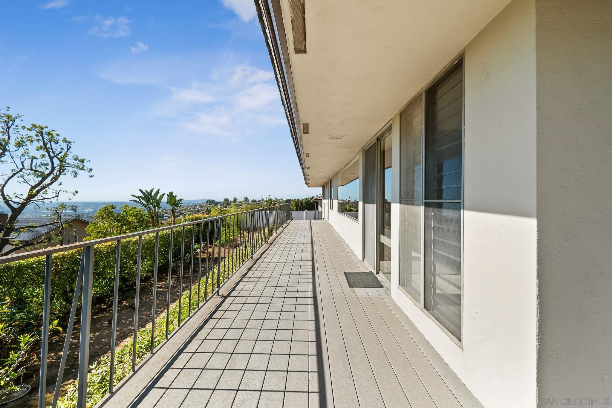 Detail Gallery Image 16 of 39 For 5868  Overlake Ave, San Diego,  CA 92120 - 5 Beds | 3/1 Baths