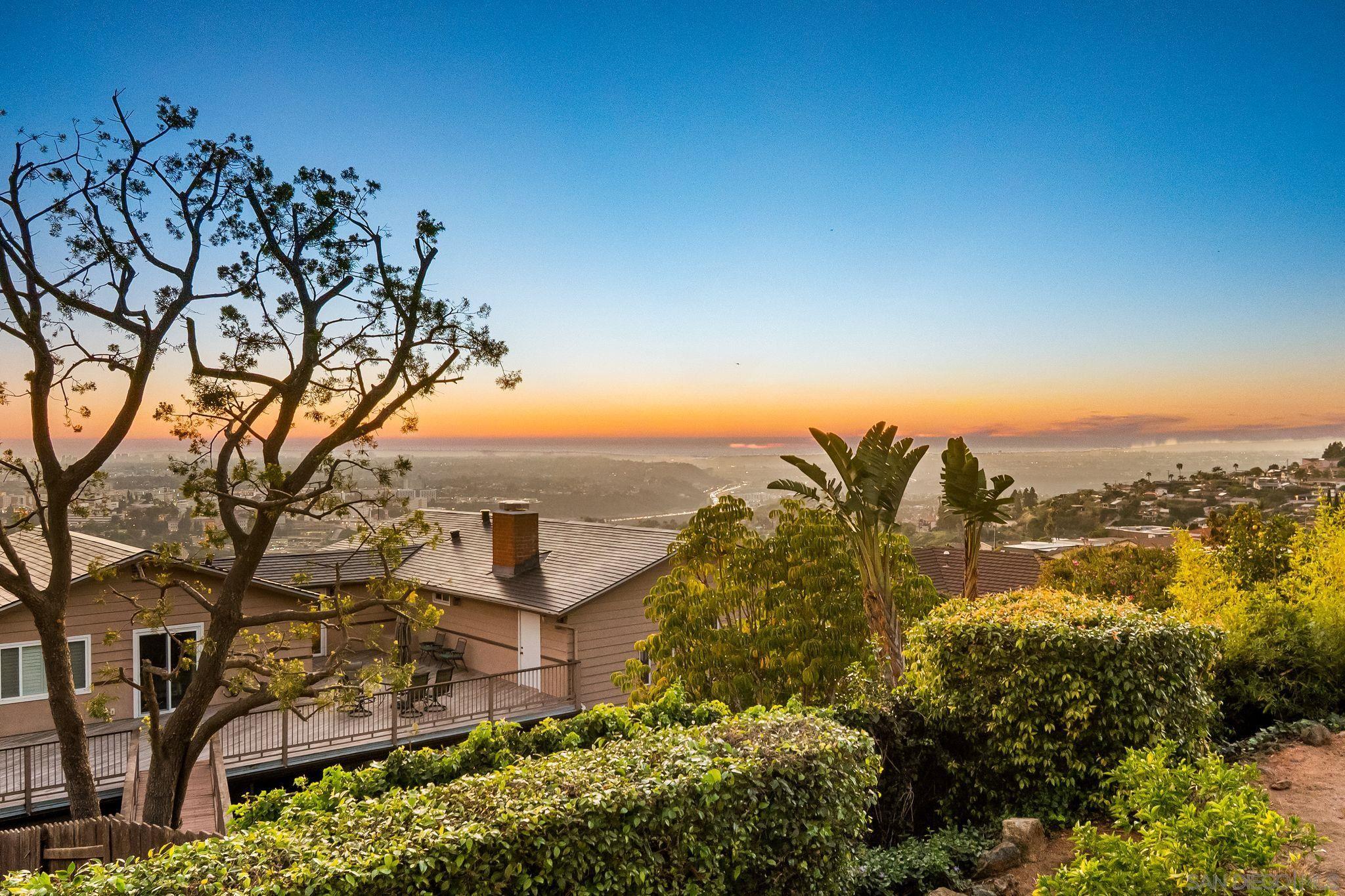 Detail Gallery Image 17 of 39 For 5868  Overlake Ave, San Diego,  CA 92120 - 5 Beds | 3/1 Baths