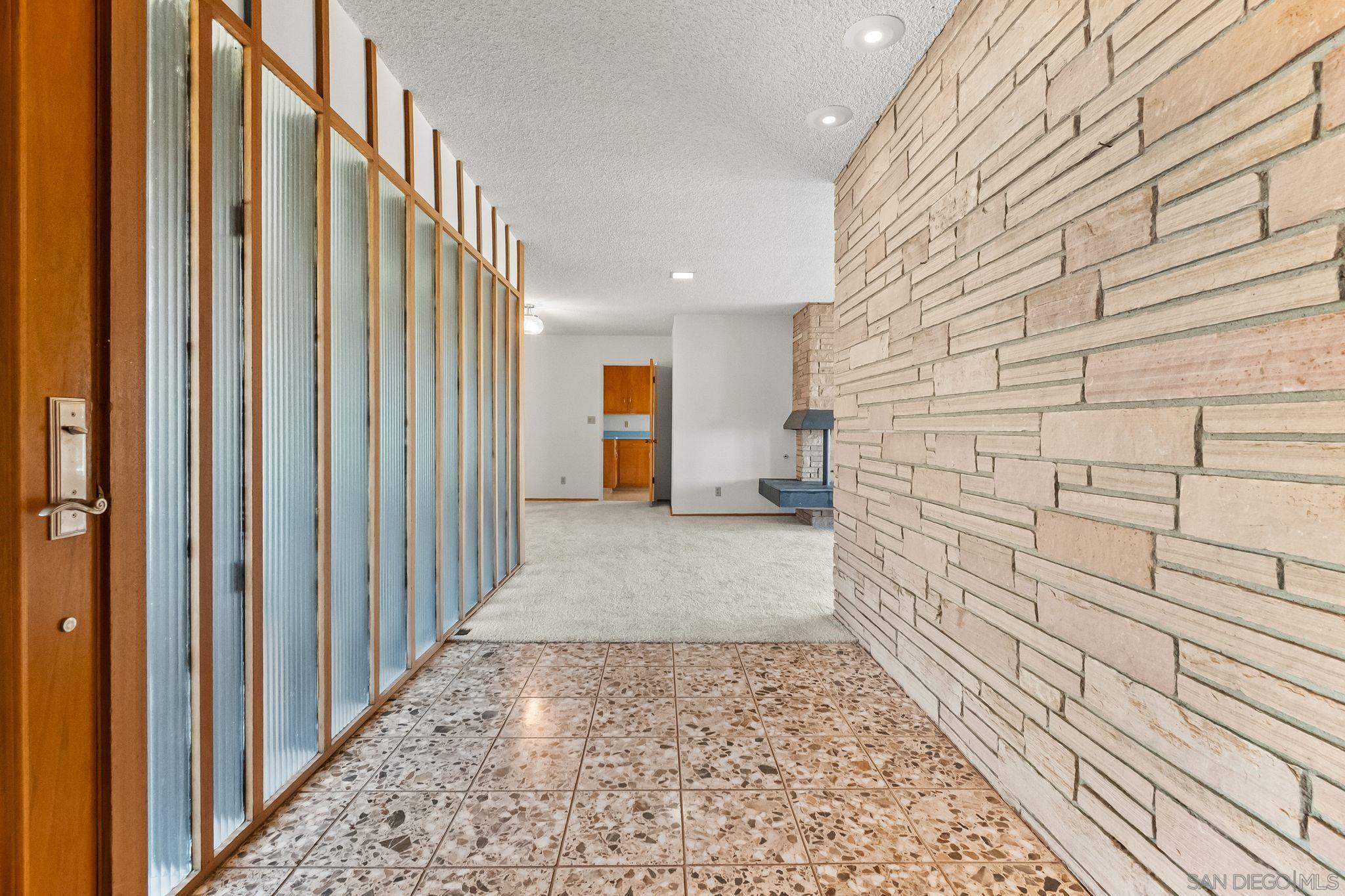 Detail Gallery Image 3 of 39 For 5868  Overlake Ave, San Diego,  CA 92120 - 5 Beds | 3/1 Baths