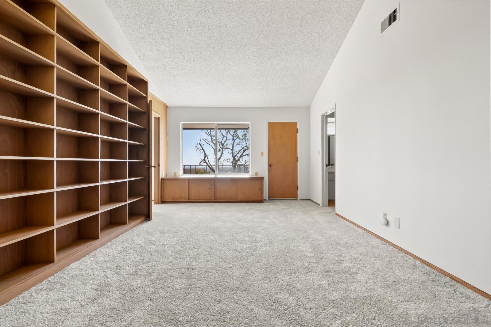 Detail Gallery Image 23 of 39 For 5868  Overlake Ave, San Diego,  CA 92120 - 5 Beds | 3/1 Baths