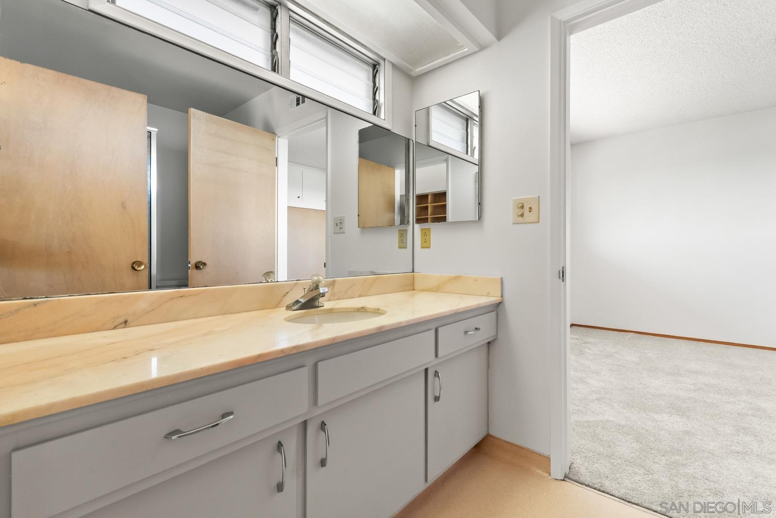 Detail Gallery Image 24 of 39 For 5868  Overlake Ave, San Diego,  CA 92120 - 5 Beds | 3/1 Baths