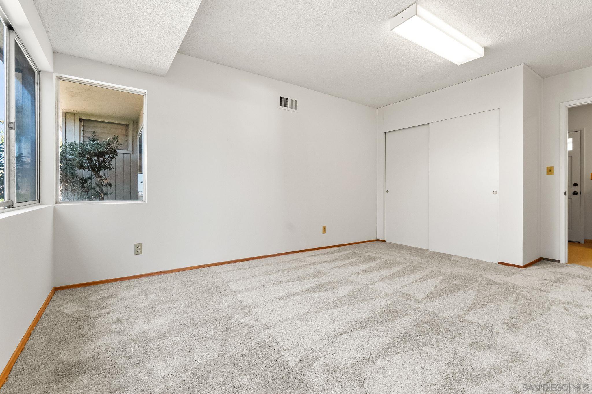 Detail Gallery Image 29 of 39 For 5868  Overlake Ave, San Diego,  CA 92120 - 5 Beds | 3/1 Baths