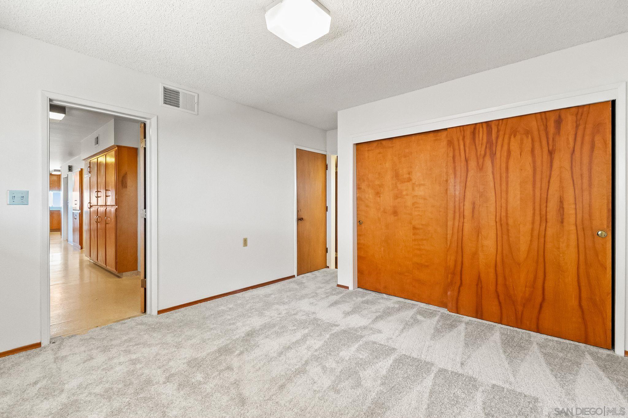 Detail Gallery Image 31 of 39 For 5868  Overlake Ave, San Diego,  CA 92120 - 5 Beds | 3/1 Baths