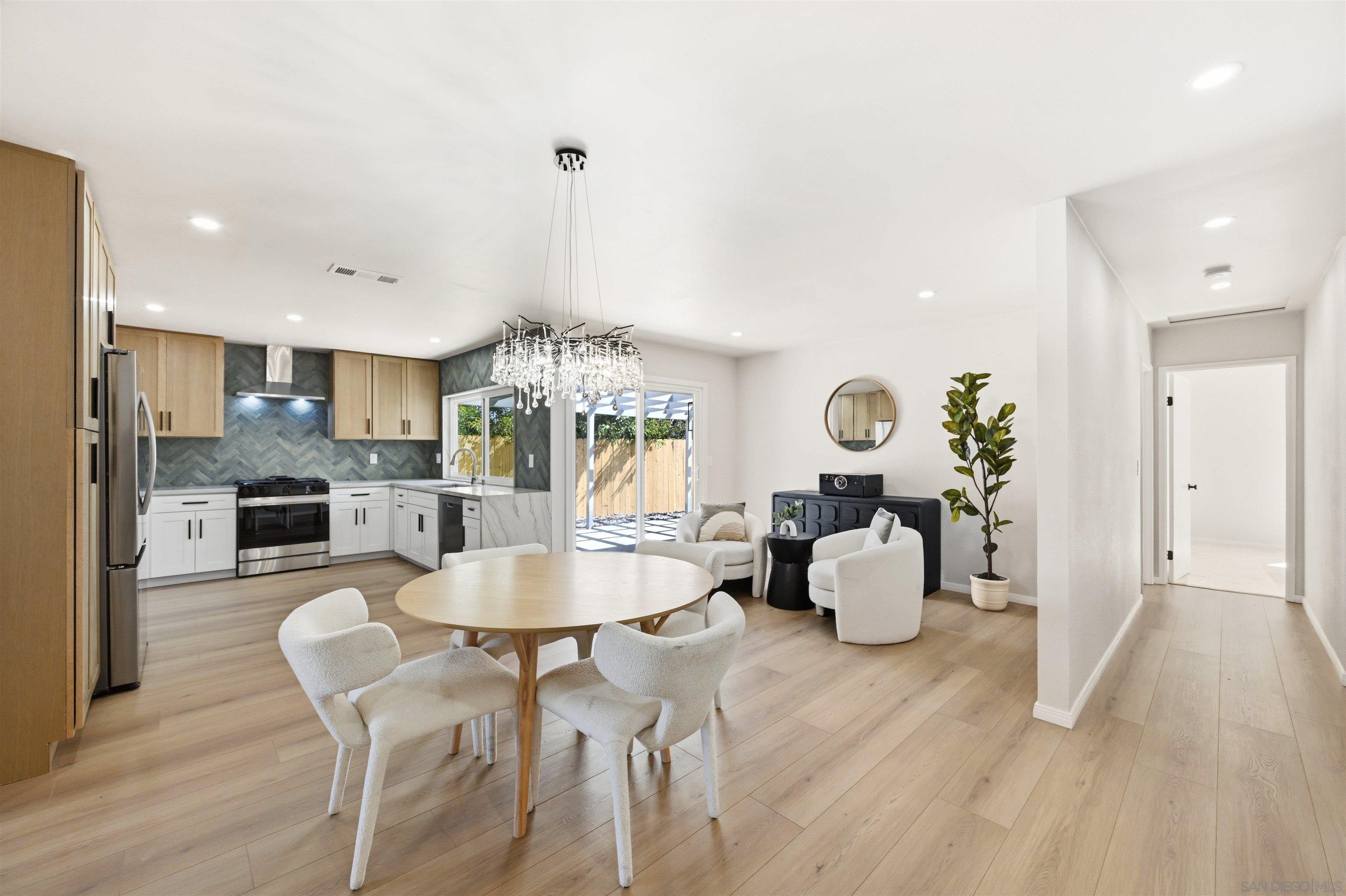 Detail Gallery Image 12 of 32 For 12437  Ridgeton Dr, Lakeside,  CA 92040 - 3 Beds | 2 Baths