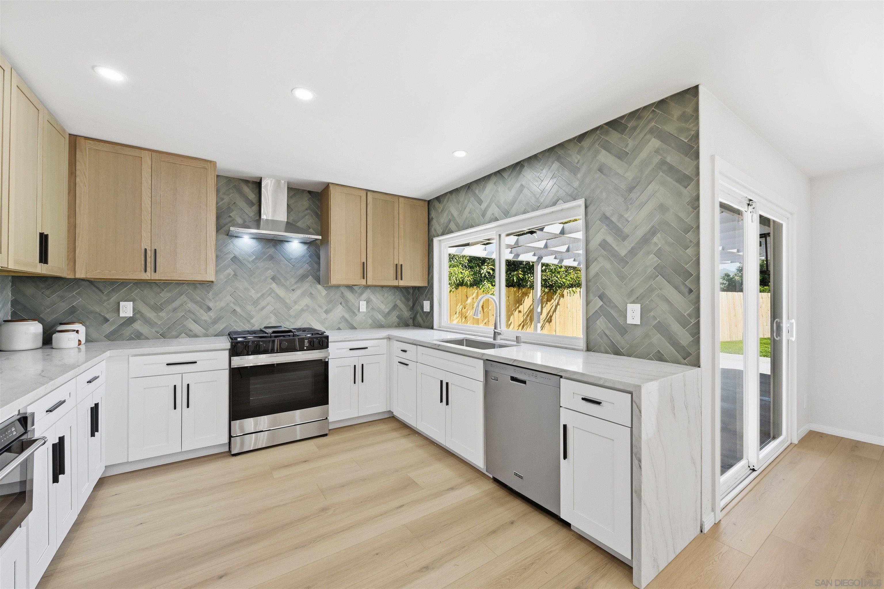 Detail Gallery Image 9 of 32 For 12437  Ridgeton Dr, Lakeside,  CA 92040 - 3 Beds | 2 Baths