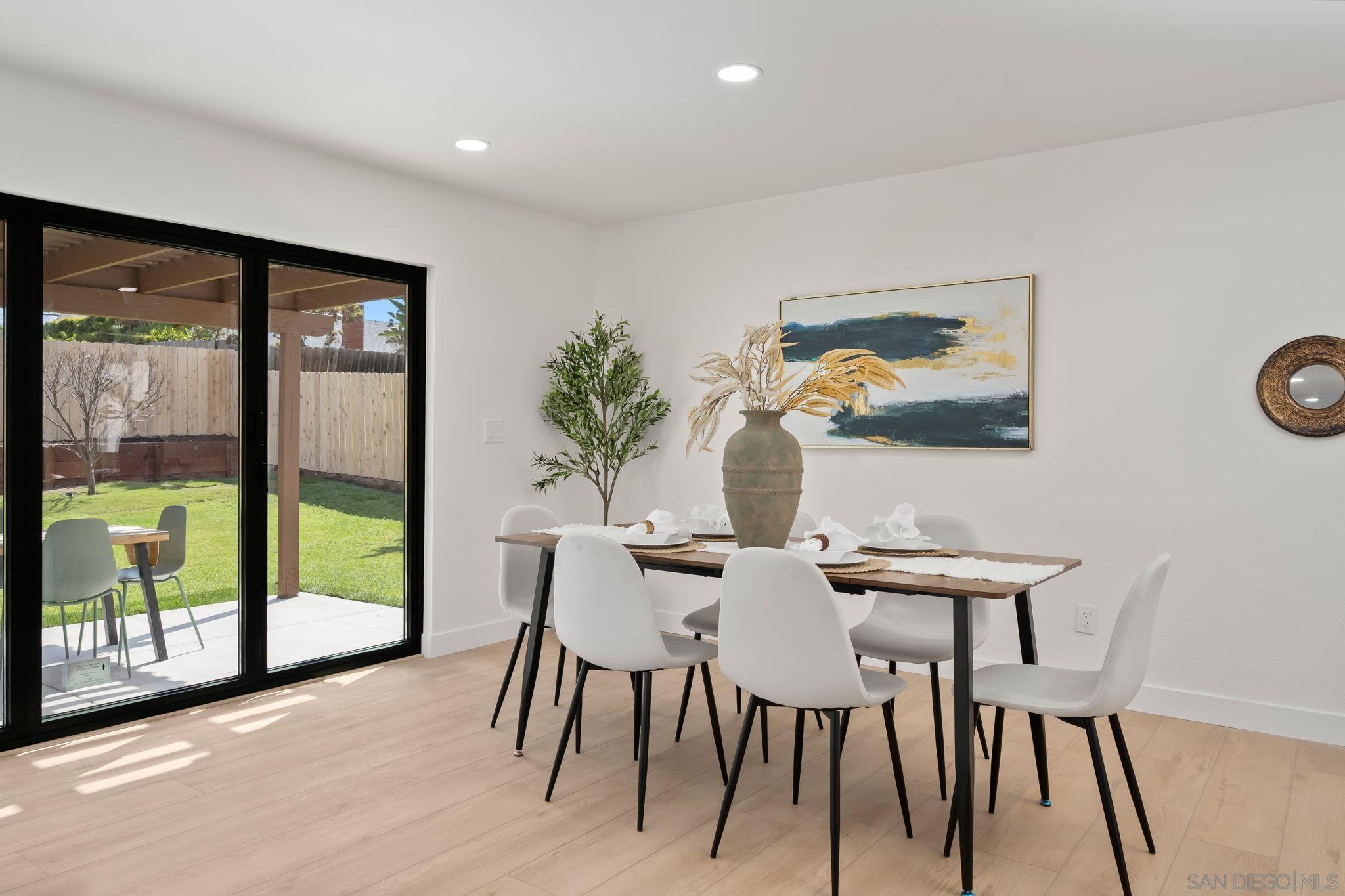 Detail Gallery Image 11 of 31 For 6243  Lake Lomond Dr, San Diego,  CA 92119 - 4 Beds | 3 Baths