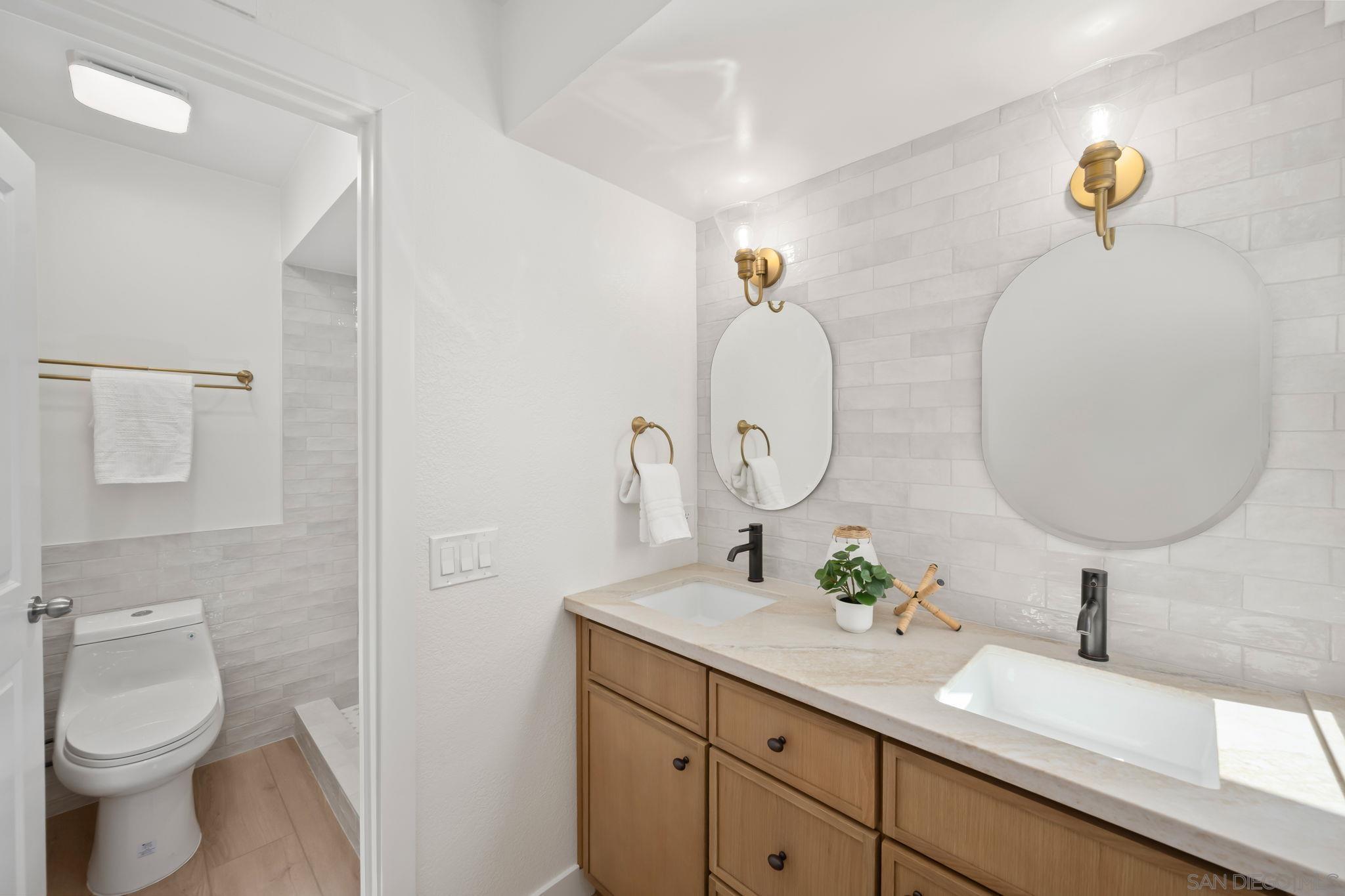 Detail Gallery Image 17 of 31 For 6243  Lake Lomond Dr, San Diego,  CA 92119 - 4 Beds | 3 Baths