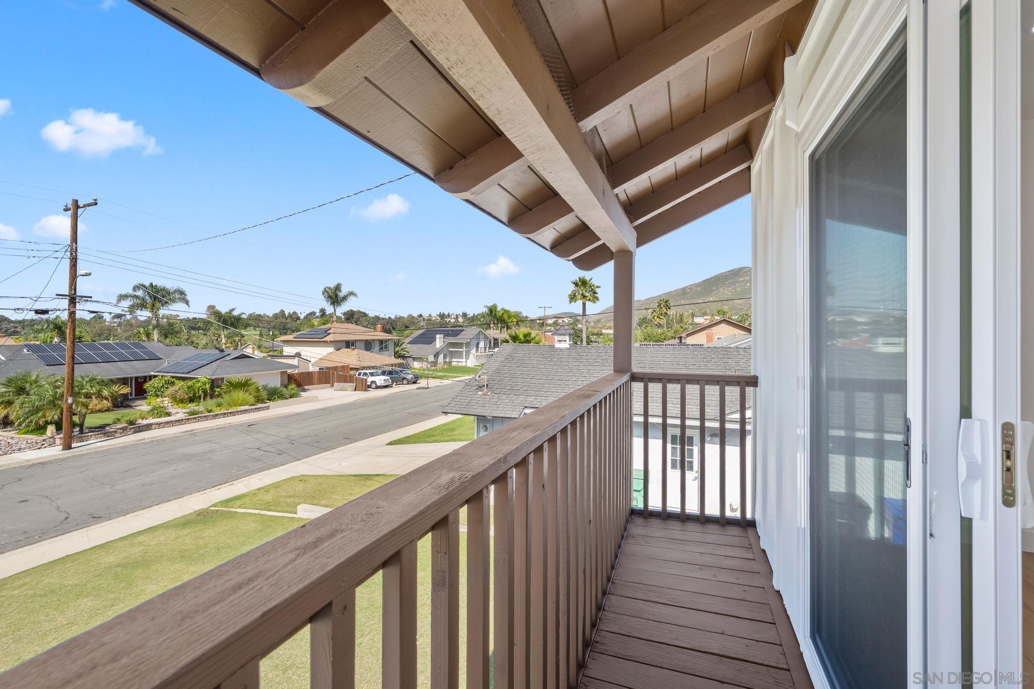 Detail Gallery Image 19 of 31 For 6243  Lake Lomond Dr, San Diego,  CA 92119 - 4 Beds | 3 Baths