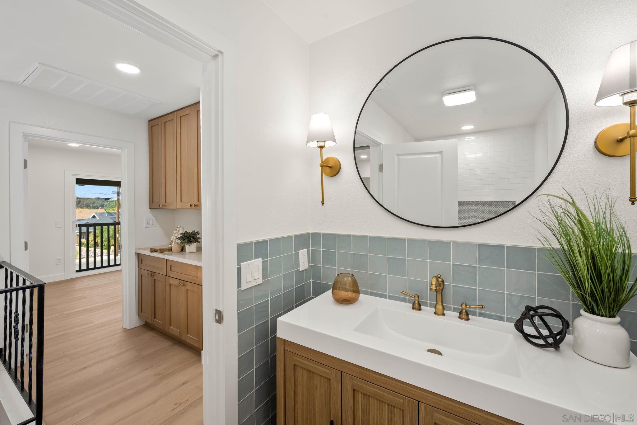 Detail Gallery Image 20 of 31 For 6243  Lake Lomond Dr, San Diego,  CA 92119 - 4 Beds | 3 Baths