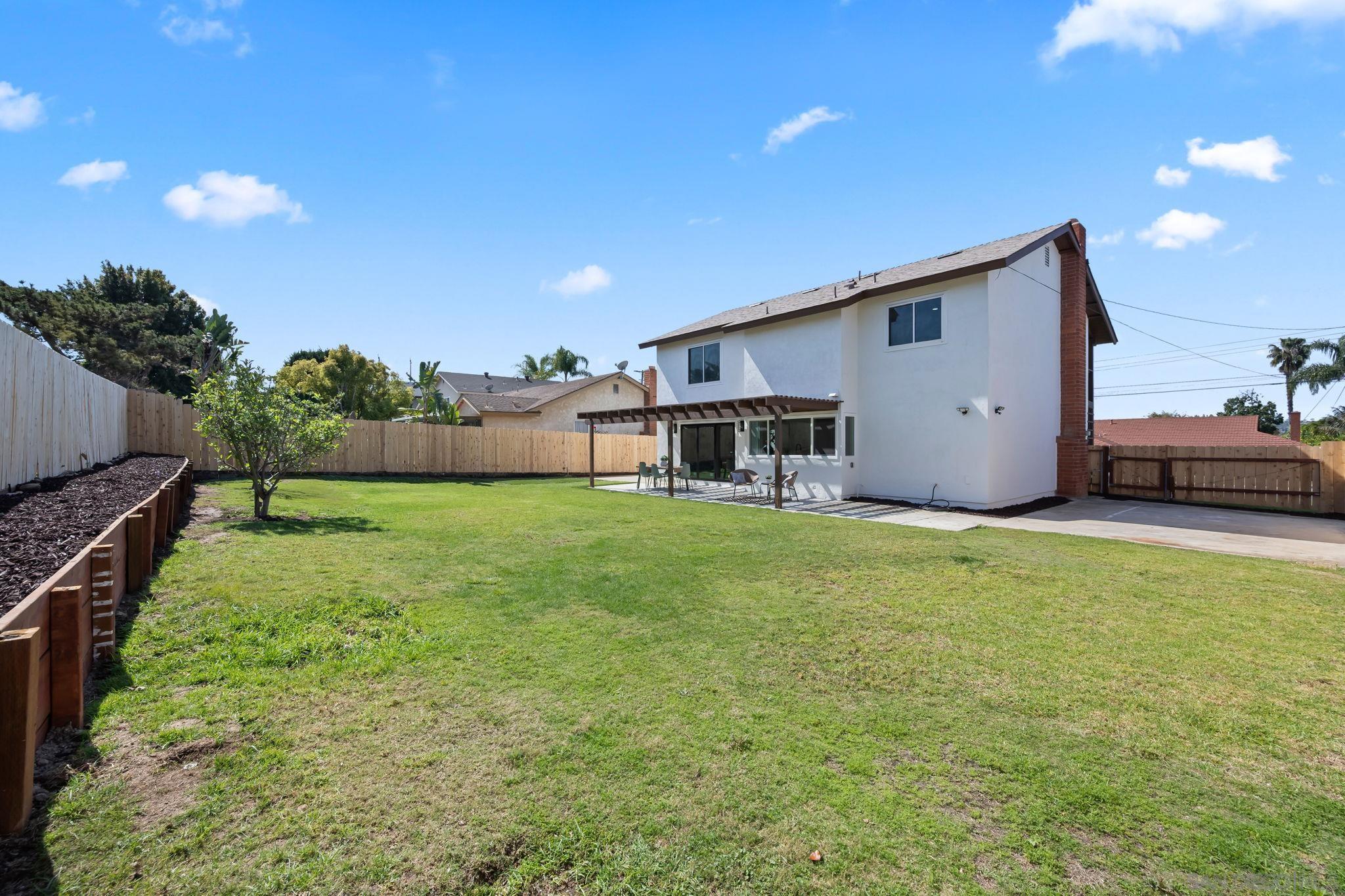 Detail Gallery Image 26 of 31 For 6243  Lake Lomond Dr, San Diego,  CA 92119 - 4 Beds | 3 Baths