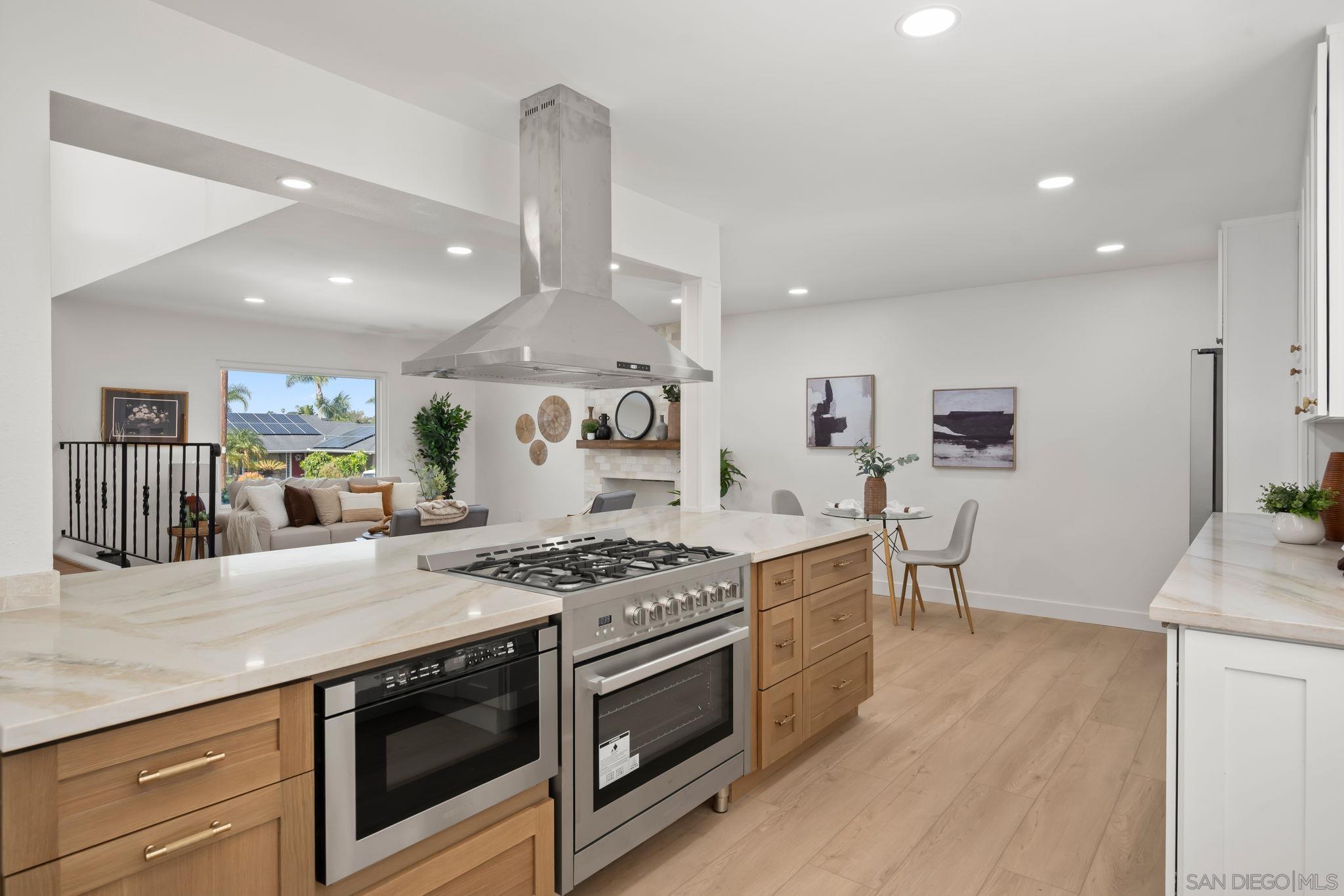 Detail Gallery Image 7 of 31 For 6243  Lake Lomond Dr, San Diego,  CA 92119 - 4 Beds | 3 Baths