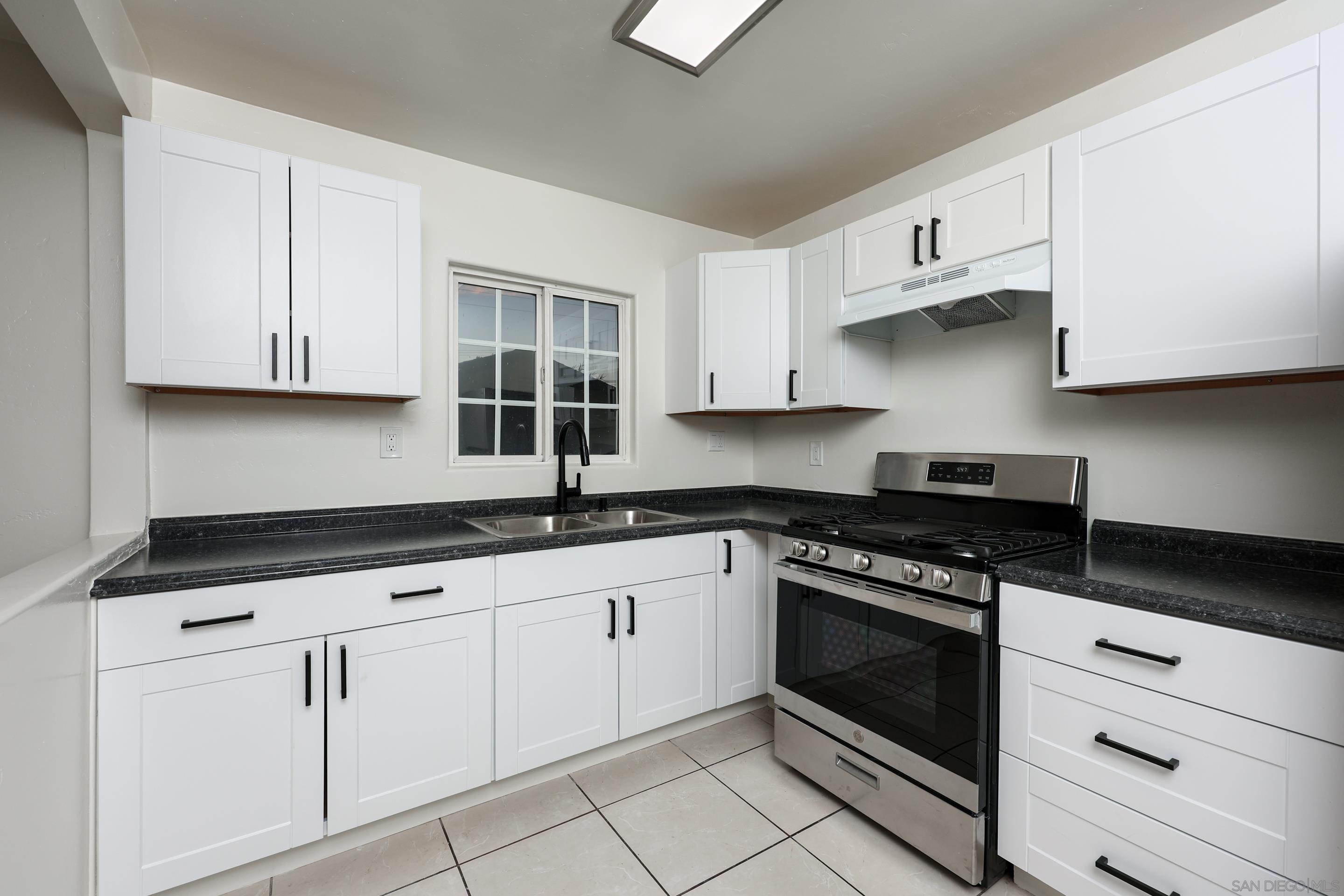 Detail Gallery Image 11 of 36 For Pardee St, San Diego,  CA 92113 - – Beds | – Baths