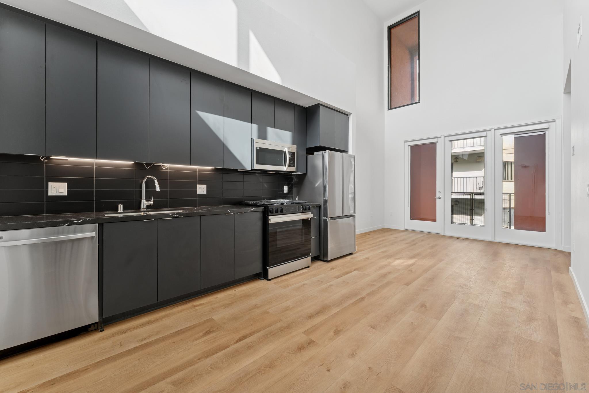 Detail Gallery Image 4 of 17 For 3922  Park Blvd  603, San Diego,  CA 92103 - 1 Beds | 1/1 Baths