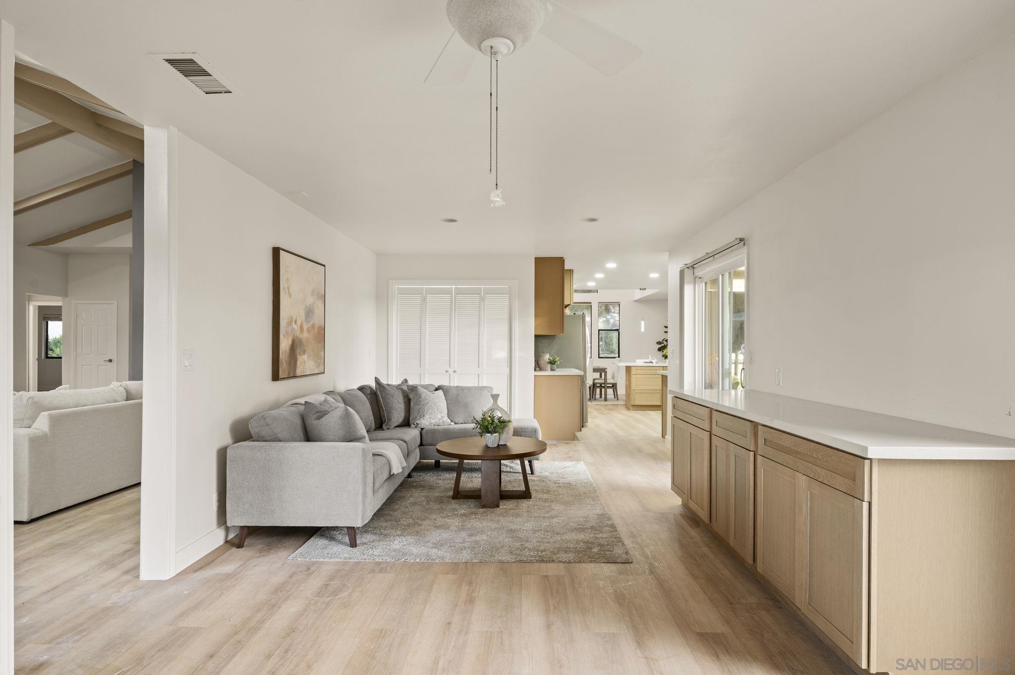 Detail Gallery Image 14 of 68 For 7001  Almaden Ln, Carlsbad,  CA 92009 - 4 Beds | 3/1 Baths