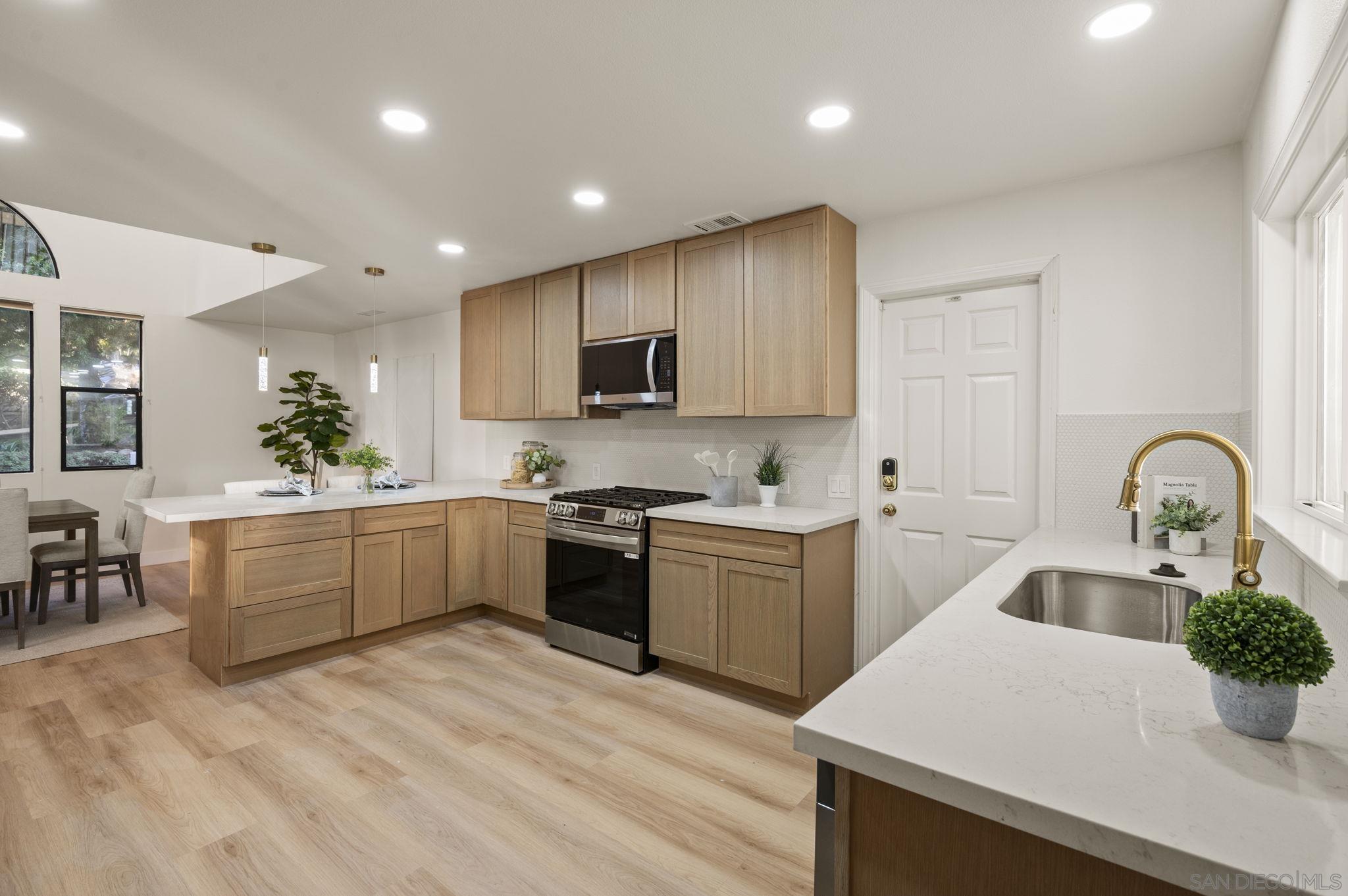 Detail Gallery Image 15 of 68 For 7001  Almaden Ln, Carlsbad,  CA 92009 - 4 Beds | 3/1 Baths