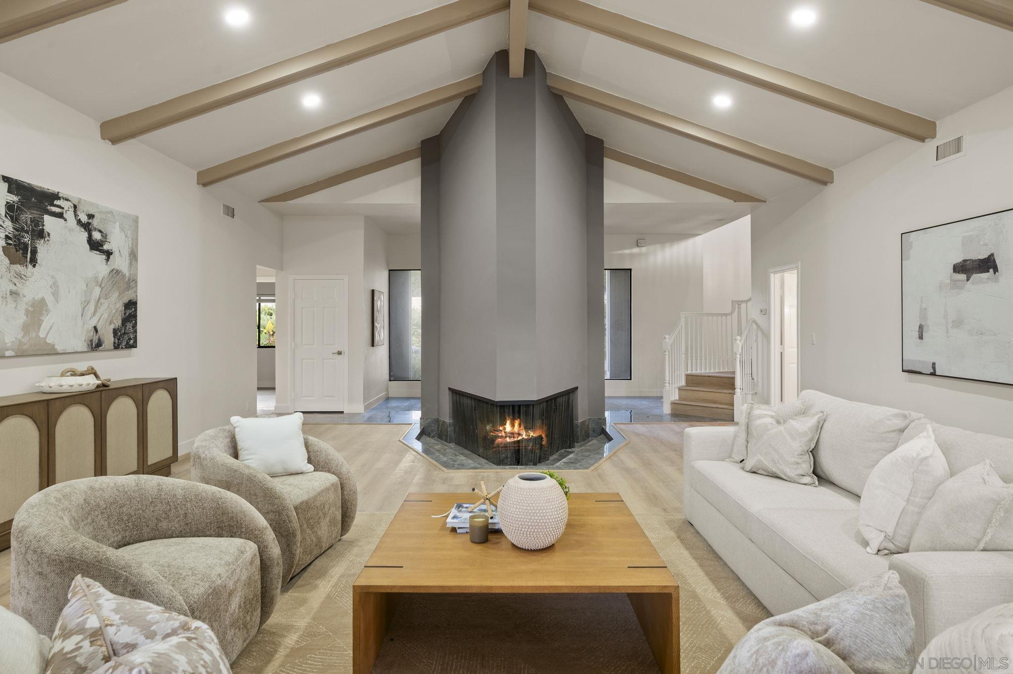 Detail Gallery Image 4 of 68 For 7001  Almaden Ln, Carlsbad,  CA 92009 - 4 Beds | 3/1 Baths