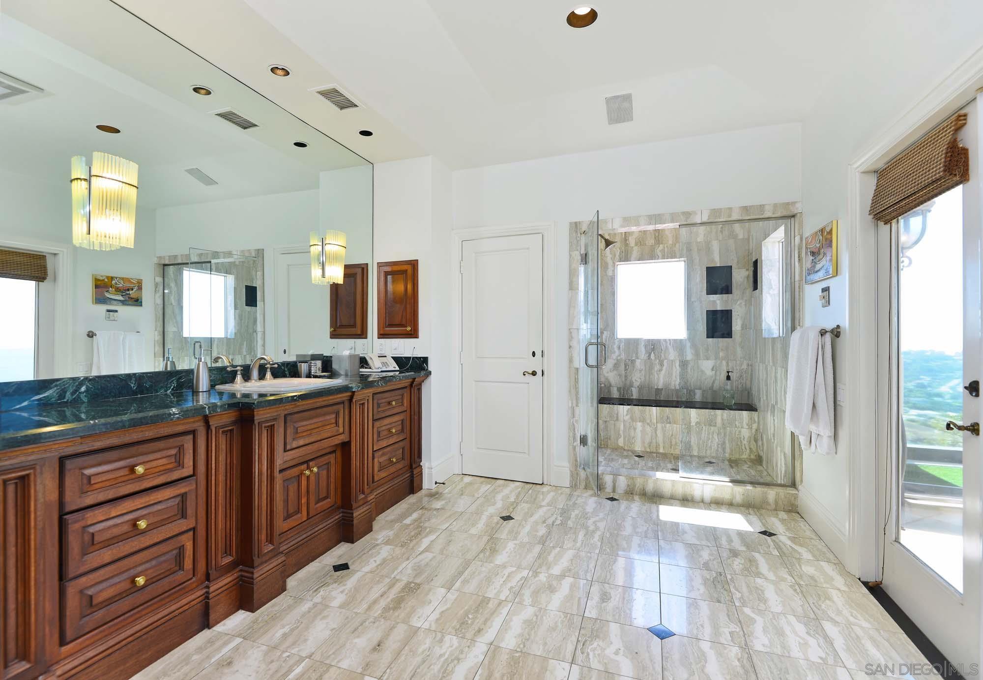 Detail Gallery Image 25 of 45 For 7304  Encelia Dr, La Jolla,  CA 92037 - 6 Beds | 7/2 Baths