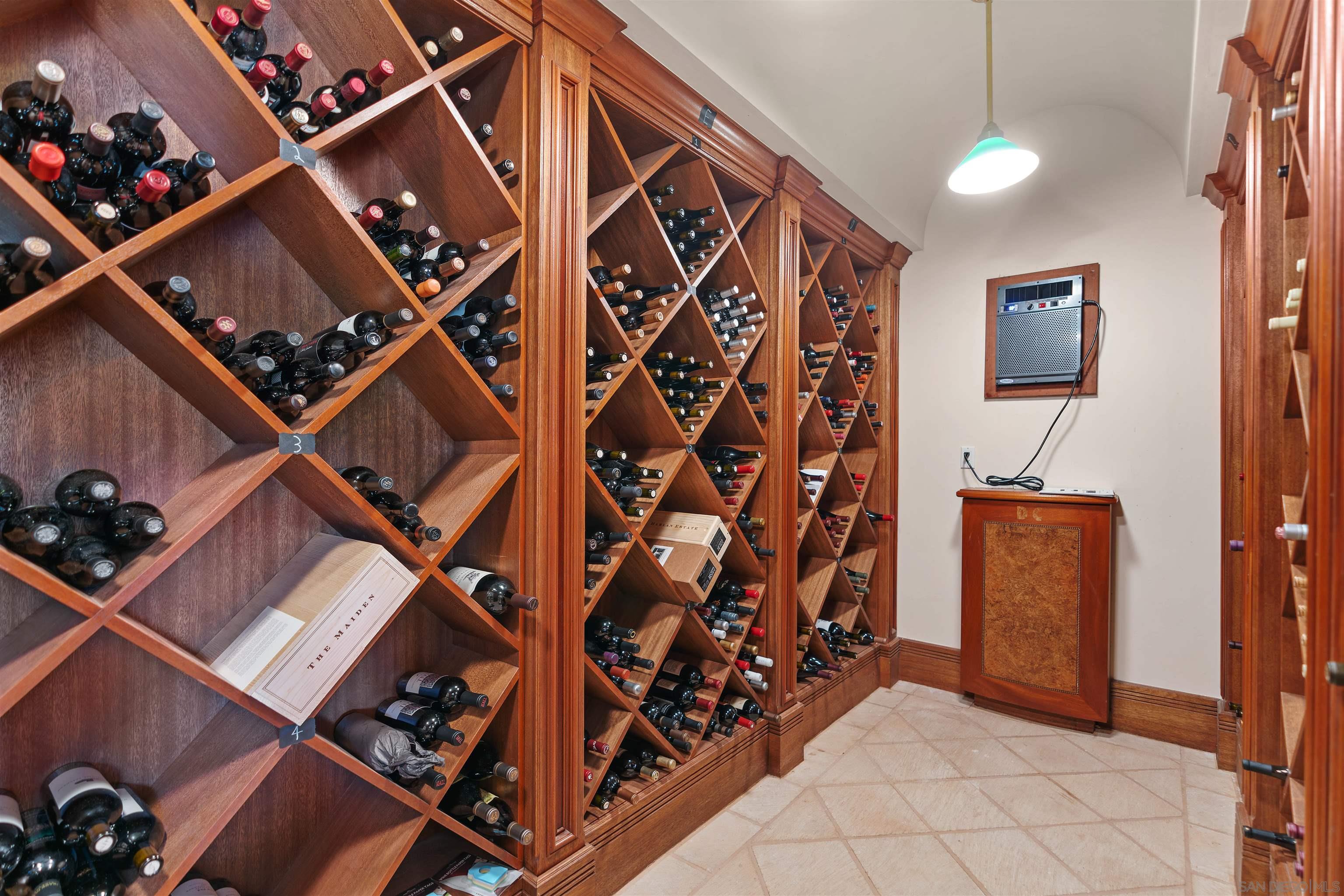 Detail Gallery Image 38 of 45 For 7304  Encelia Dr, La Jolla,  CA 92037 - 6 Beds | 7/2 Baths