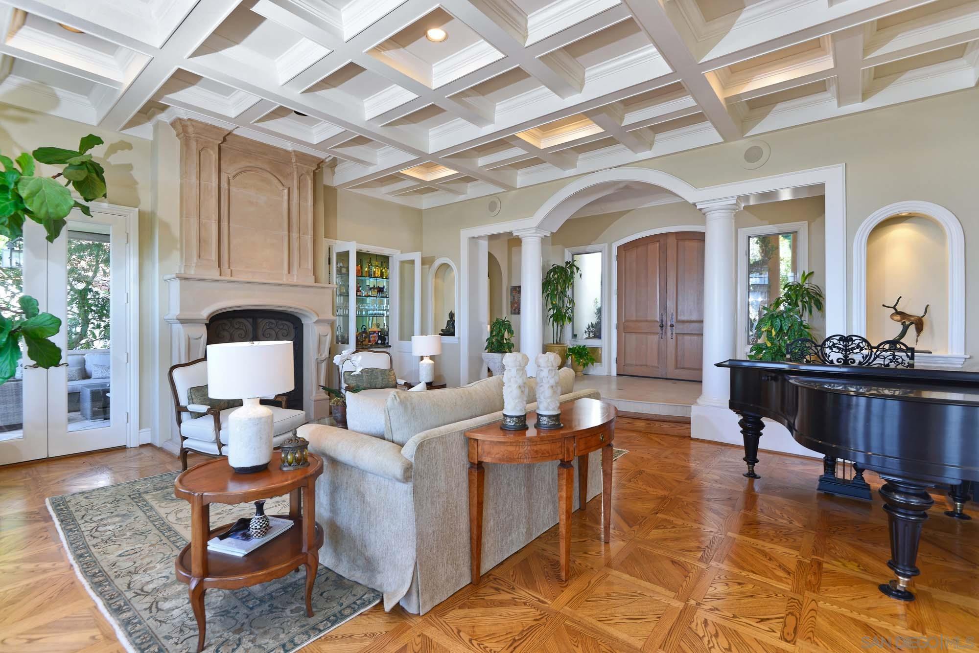 Detail Gallery Image 6 of 45 For 7304  Encelia Dr, La Jolla,  CA 92037 - 6 Beds | 7/2 Baths