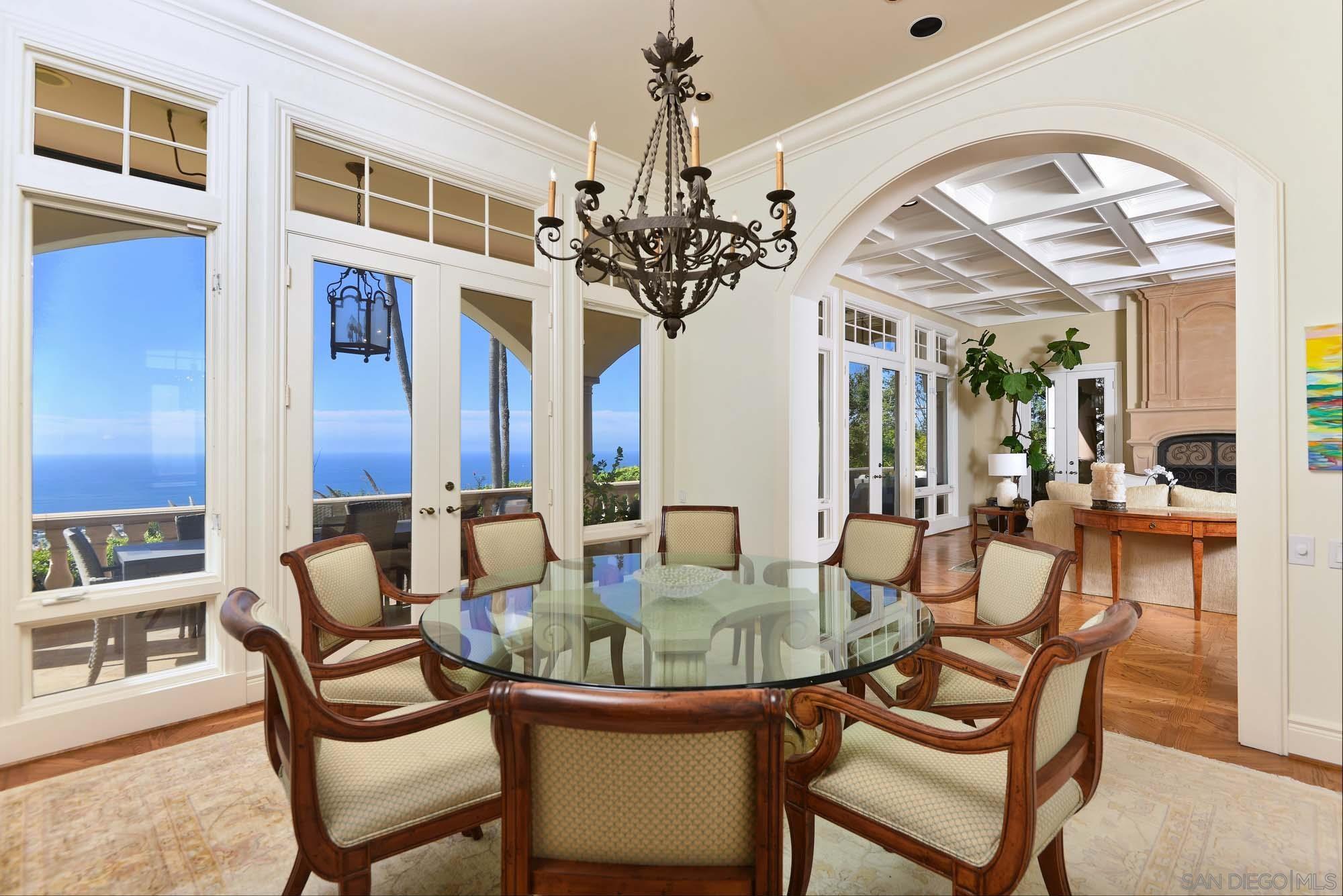 Detail Gallery Image 9 of 45 For 7304  Encelia Dr, La Jolla,  CA 92037 - 6 Beds | 7/2 Baths