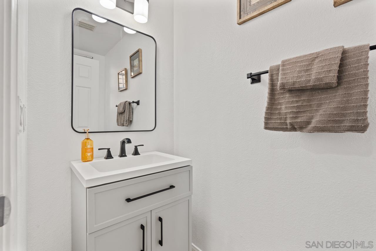 Detail Gallery Image 4 of 50 For 6373  Avenida De Las Vistas  #3,  San Diego,  CA 92154 - 3 Beds | 2/1 Baths