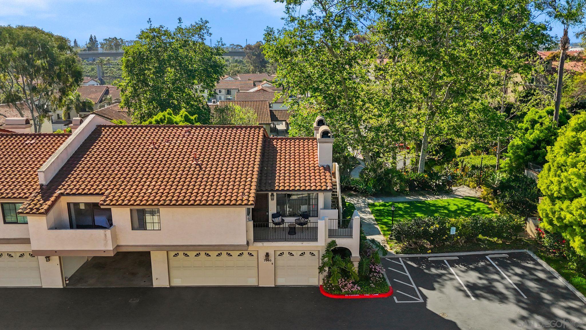 Detail Gallery Image 2 of 27 For 7640  Palmilla Dr  #104,  San Diego,  CA 92122 - 2 Beds | 2 Baths