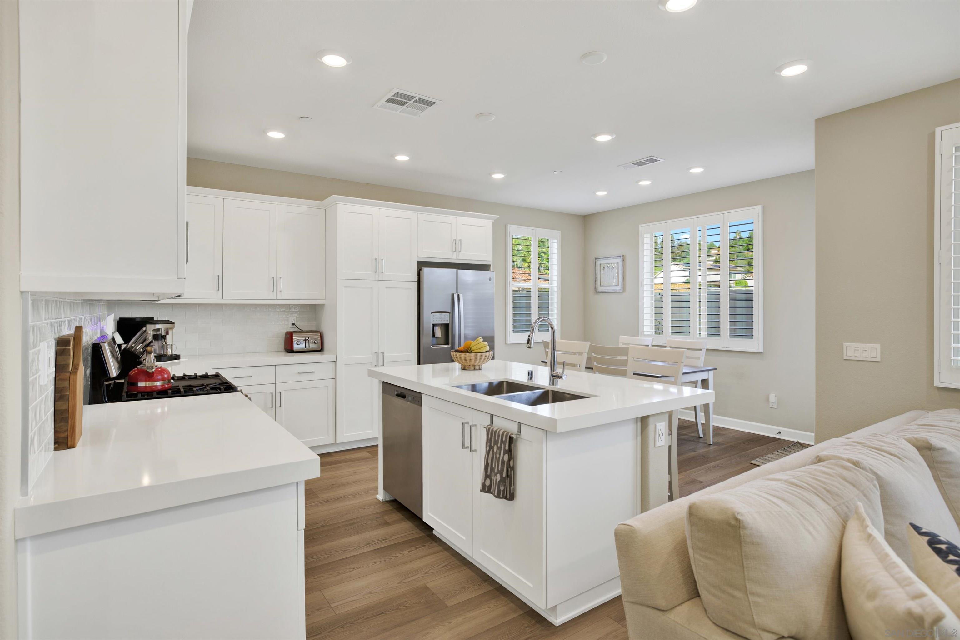 Detail Gallery Image 7 of 52 For 1646  Carol Lee Ln, Escondido,  CA 92026 - 3 Beds | 2/1 Baths