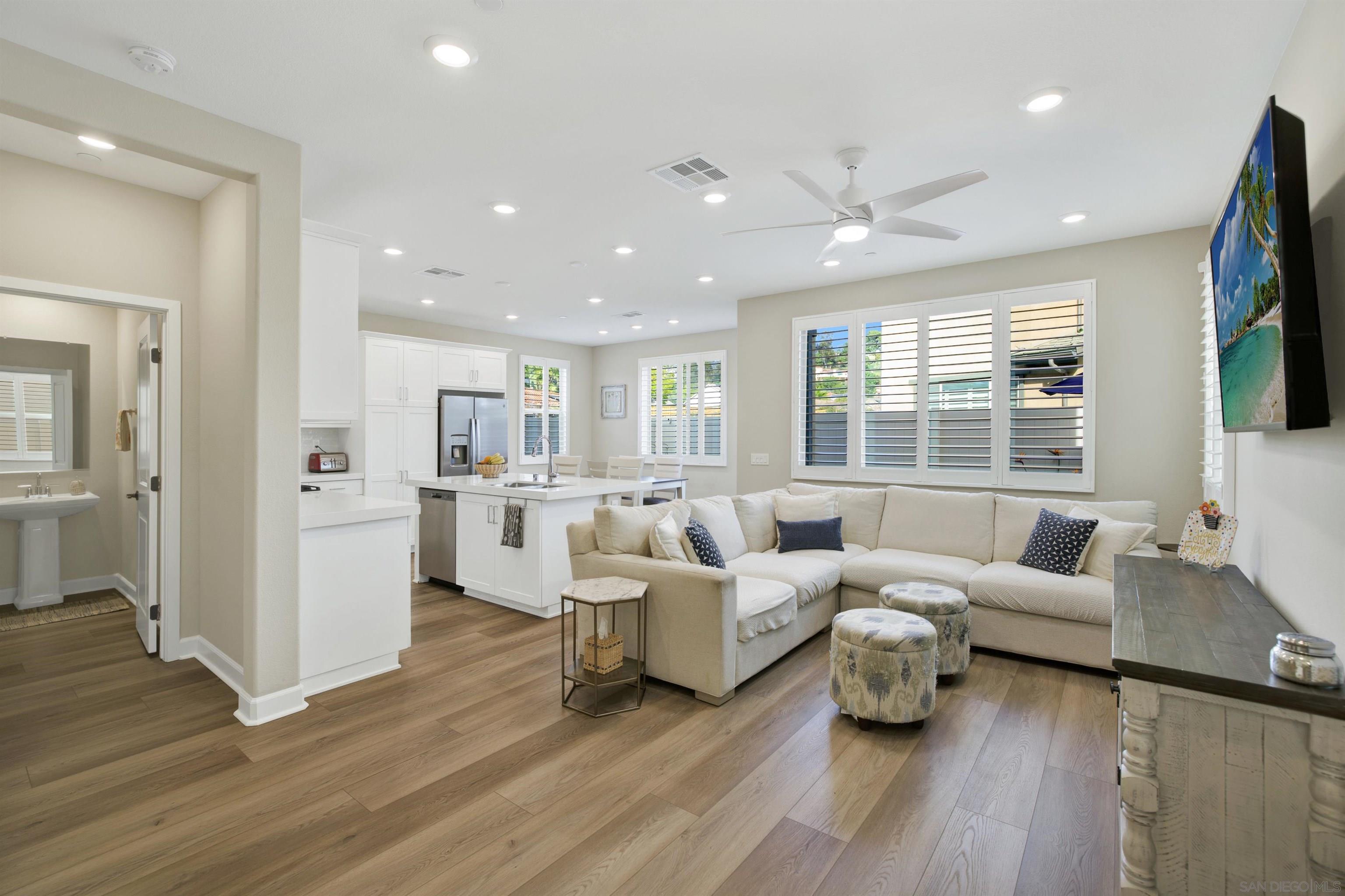 Detail Gallery Image 6 of 52 For 1646  Carol Lee Ln, Escondido,  CA 92026 - 3 Beds | 2/1 Baths