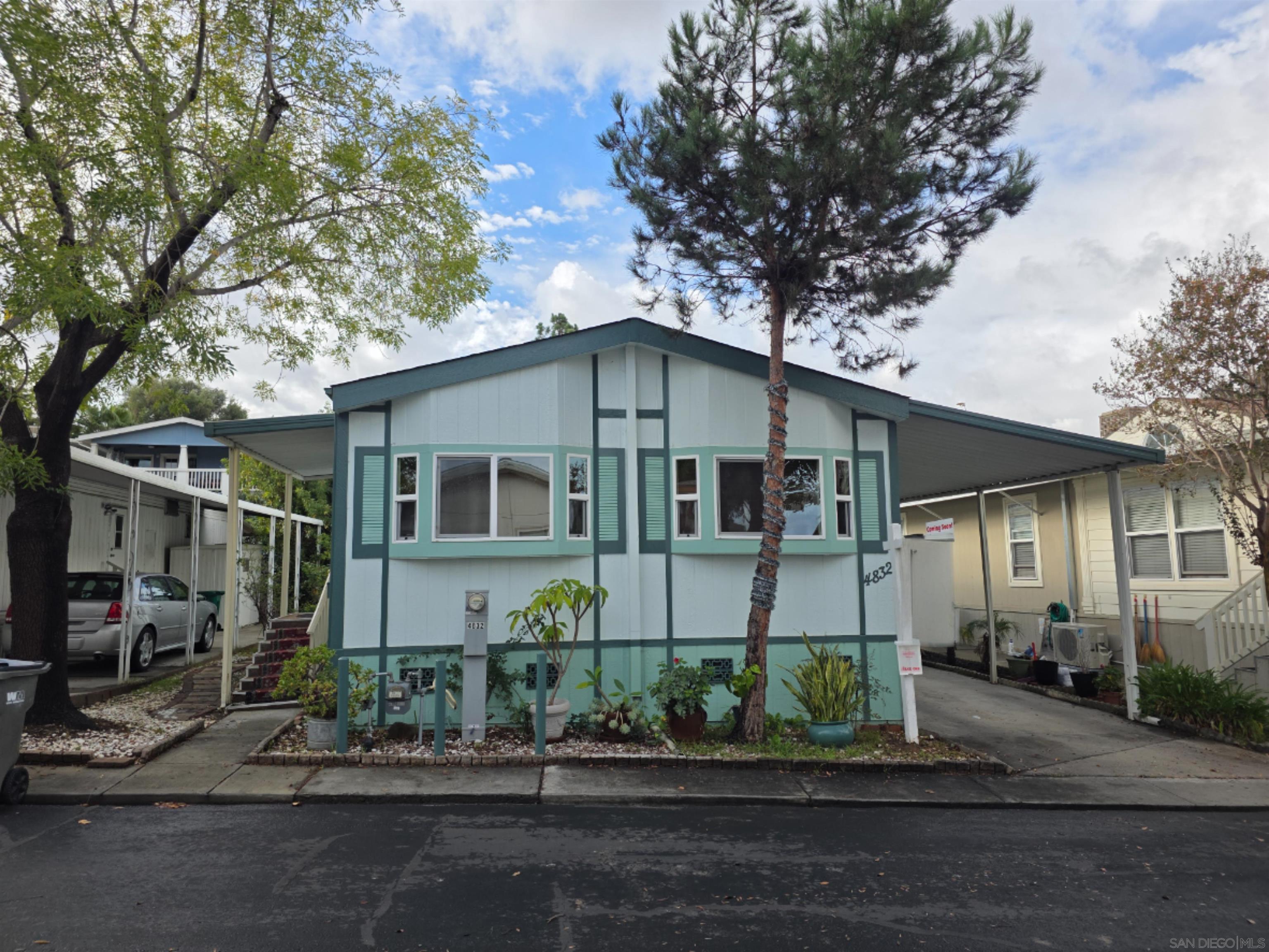 Detail Gallery Image 2 of 48 For 4832  Old Cliffs Rd, San Diego,  CA 92120 - 2 Beds | 2 Baths