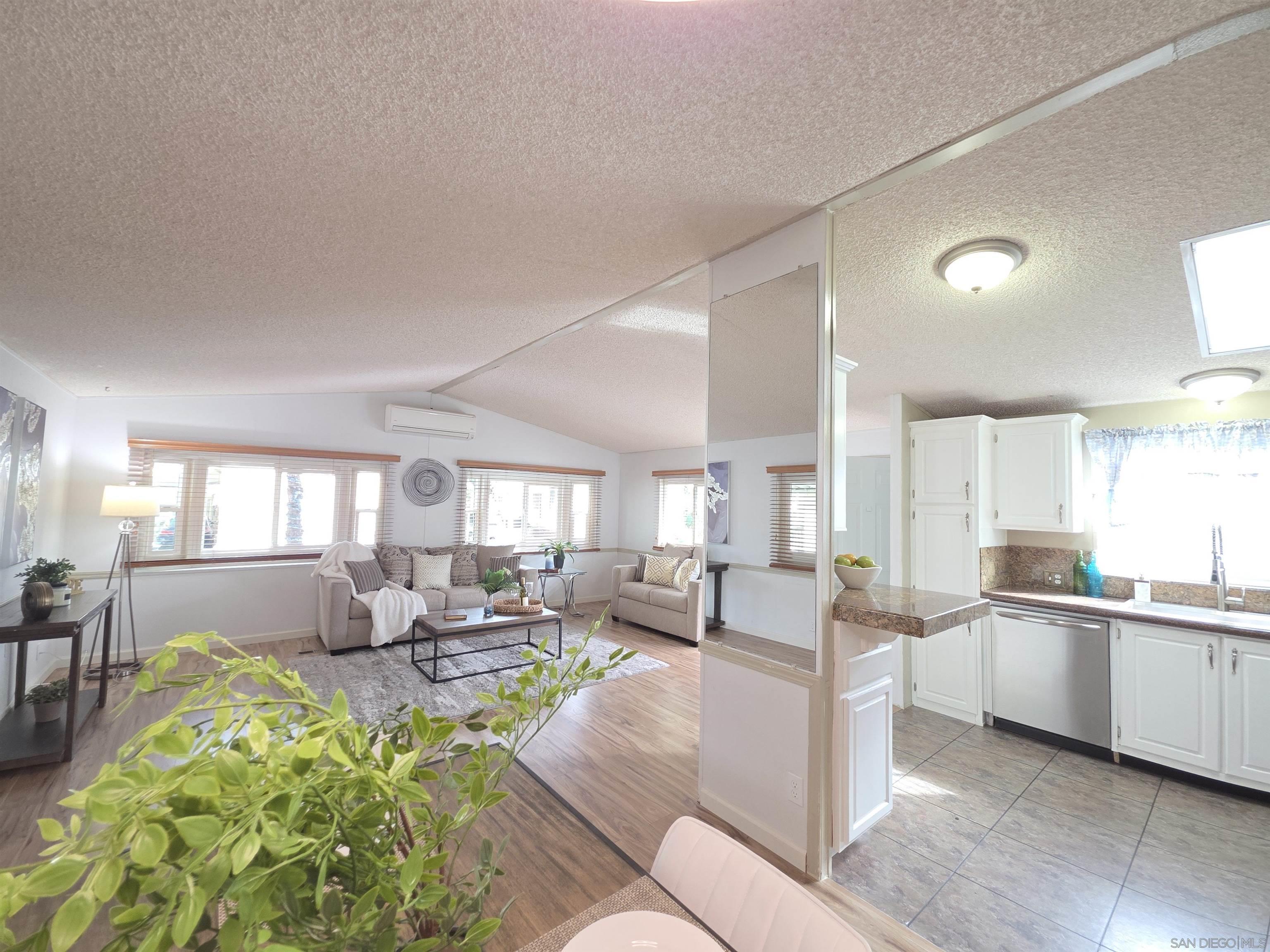 Detail Gallery Image 5 of 48 For 4832  Old Cliffs Rd, San Diego,  CA 92120 - 2 Beds | 2 Baths