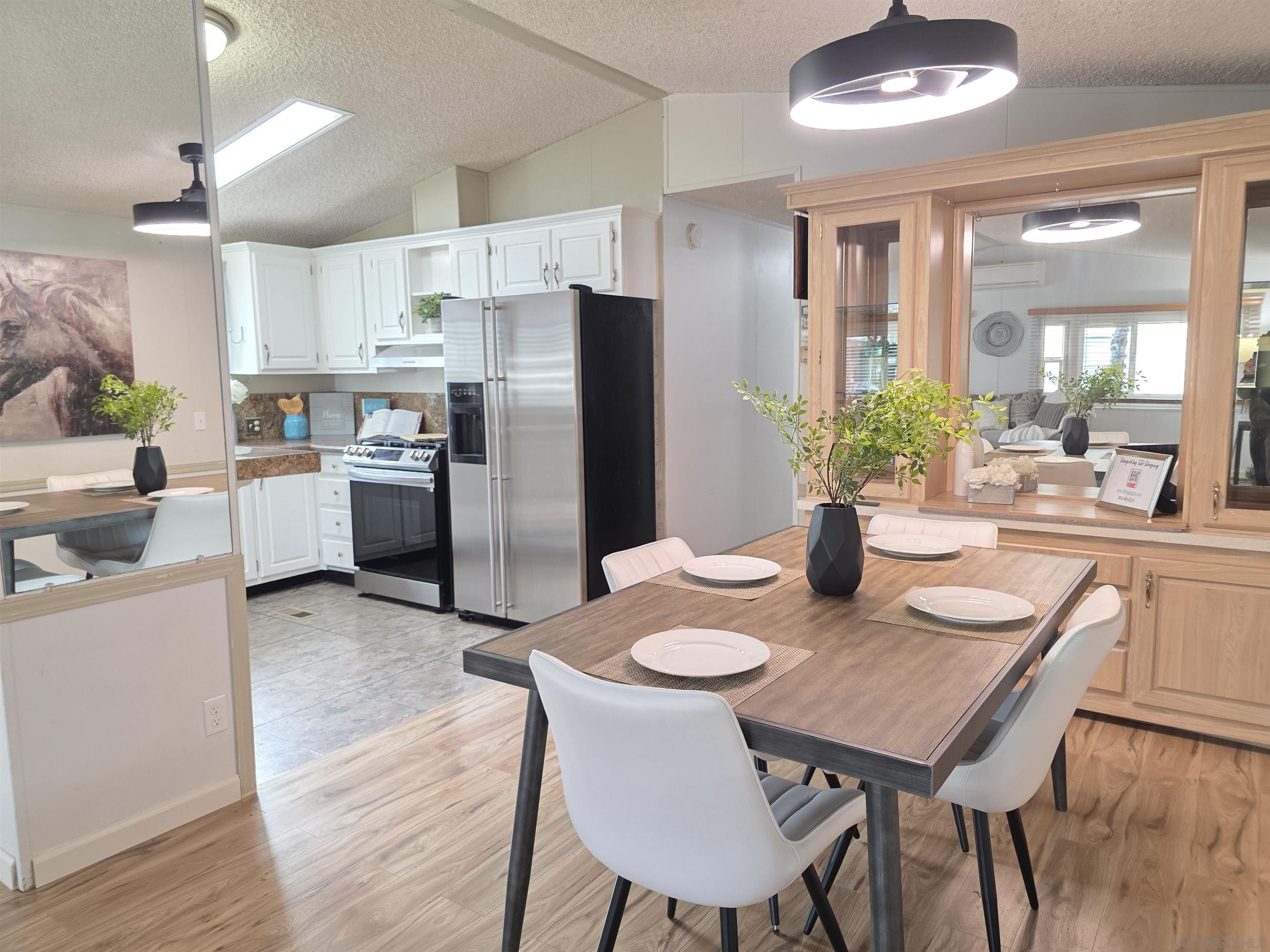 Detail Gallery Image 7 of 48 For 4832  Old Cliffs Rd, San Diego,  CA 92120 - 2 Beds | 2 Baths