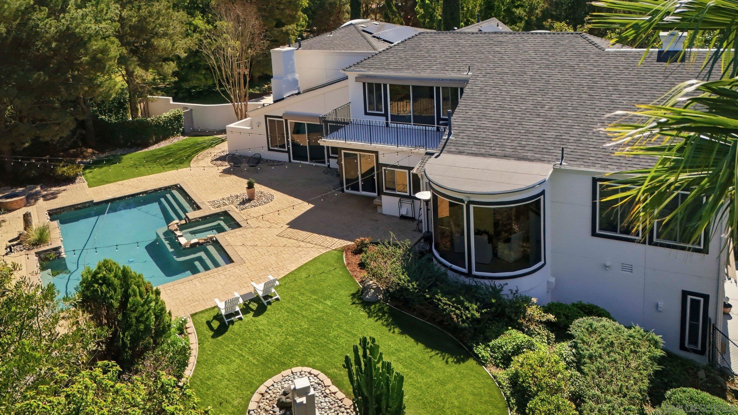 Detail Gallery Image 11 of 53 For 13024  Olmeda Court, San Diego,  CA 92128 - 4 Beds | 4 Baths