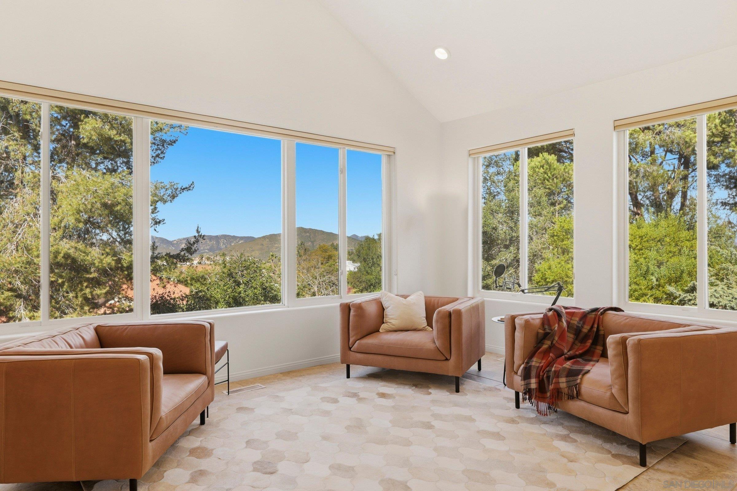 Detail Gallery Image 16 of 53 For 13024  Olmeda Court, San Diego,  CA 92128 - 4 Beds | 4 Baths