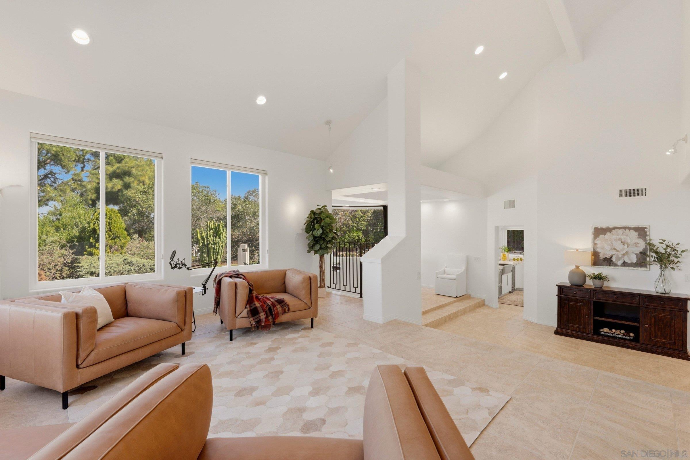 Detail Gallery Image 17 of 53 For 13024  Olmeda Court, San Diego,  CA 92128 - 4 Beds | 4 Baths