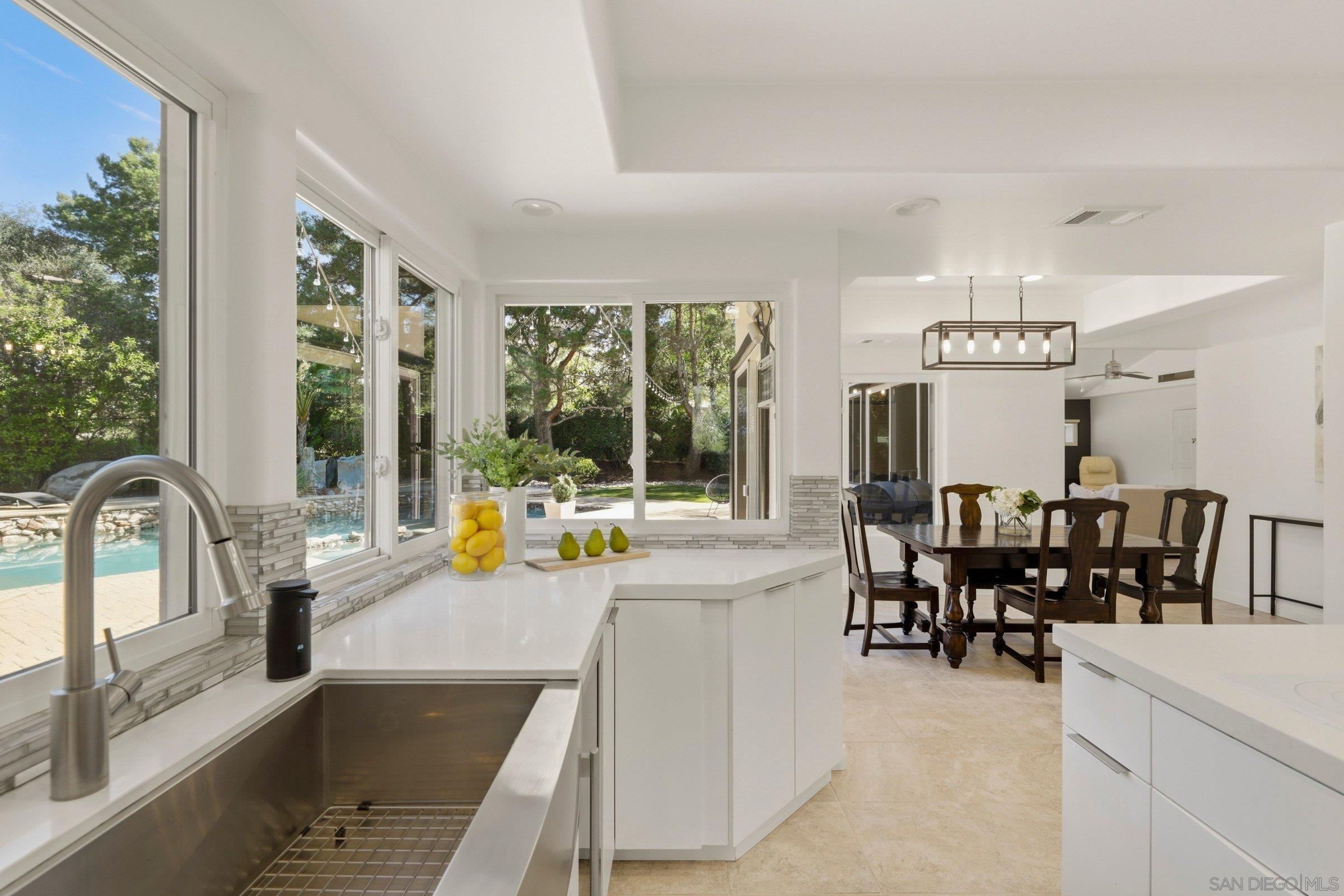 Detail Gallery Image 21 of 53 For 13024  Olmeda Court, San Diego,  CA 92128 - 4 Beds | 4 Baths