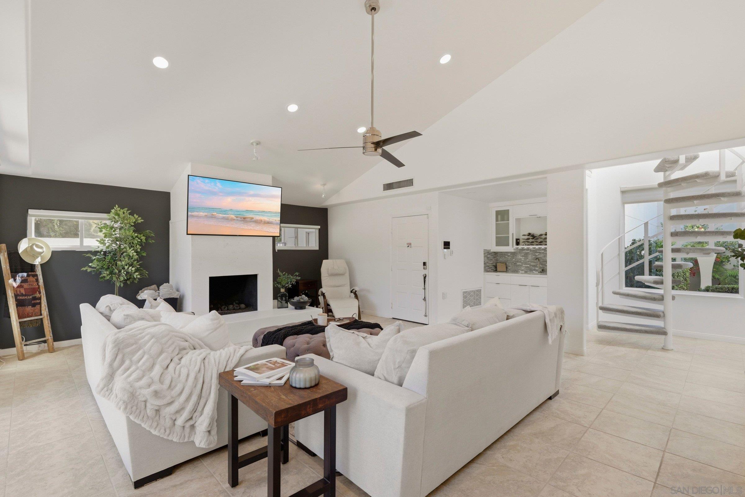 Detail Gallery Image 27 of 53 For 13024  Olmeda Court, San Diego,  CA 92128 - 4 Beds | 4 Baths